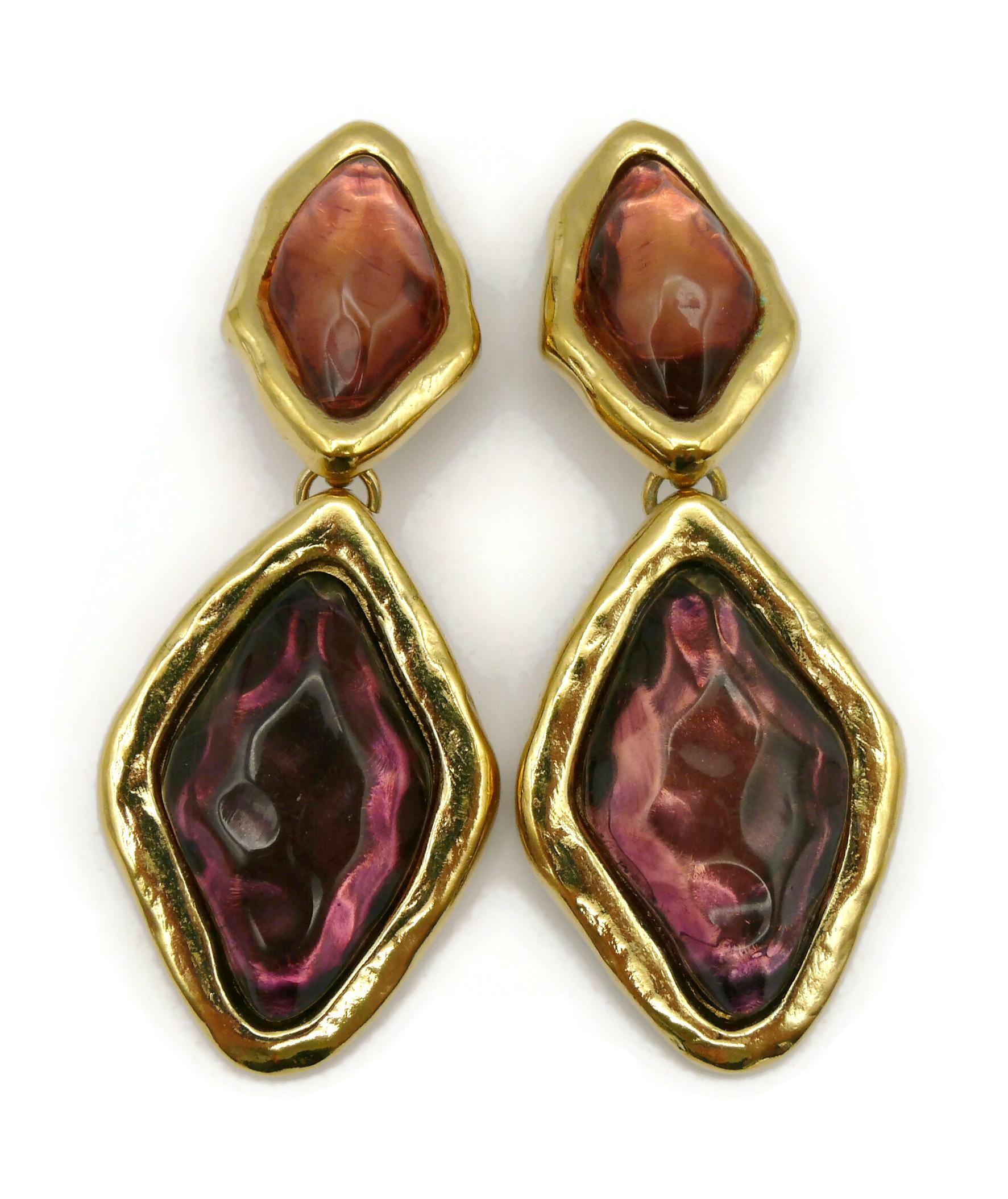 YVES SAINT LAURENT YSL Vintage Goldfarbene lila Harz-Ohrringe mit baumelnden Ohrringen Damen im Angebot
