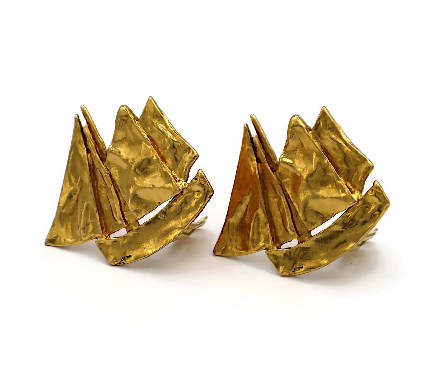 YVES SAINT LAURENT YSL Vintage Gold Tone Sailboat Clip-On Earrings In Good Condition For Sale In Nice, FR