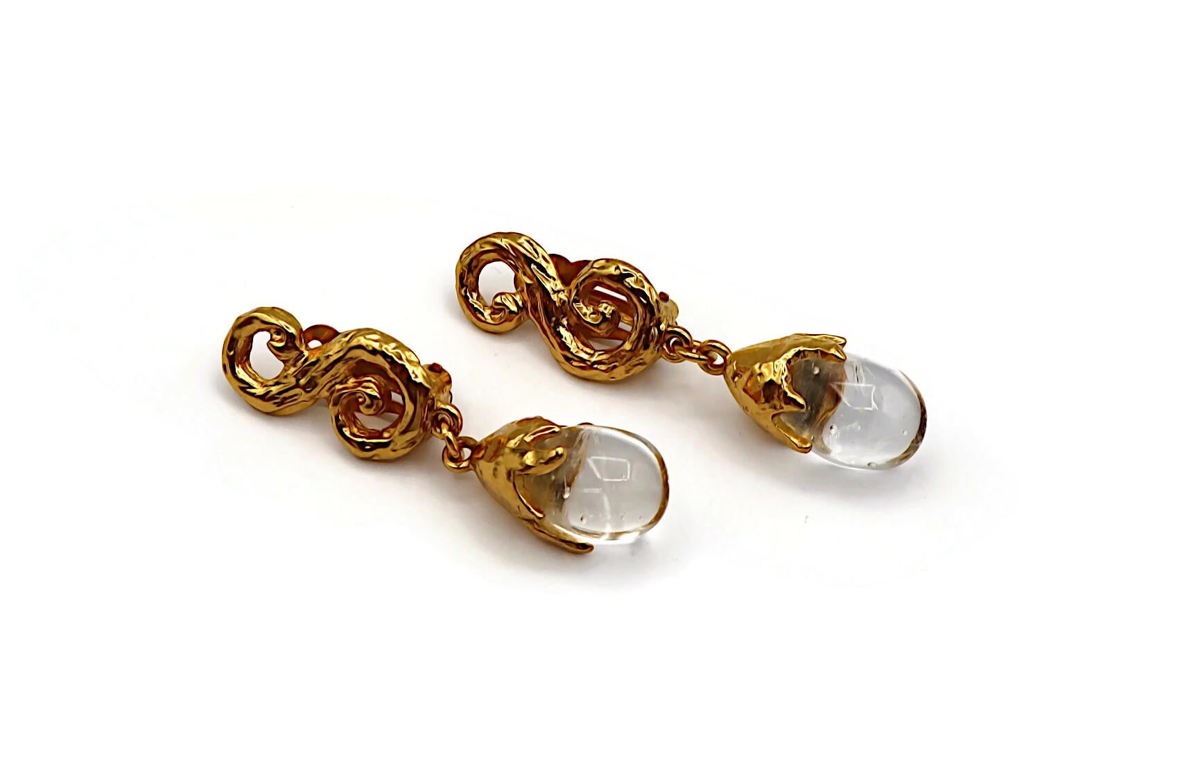 YVES SAINT LAURENT YSL Pendientes colgantes de pergamino vintage en tono dorado en venta 1