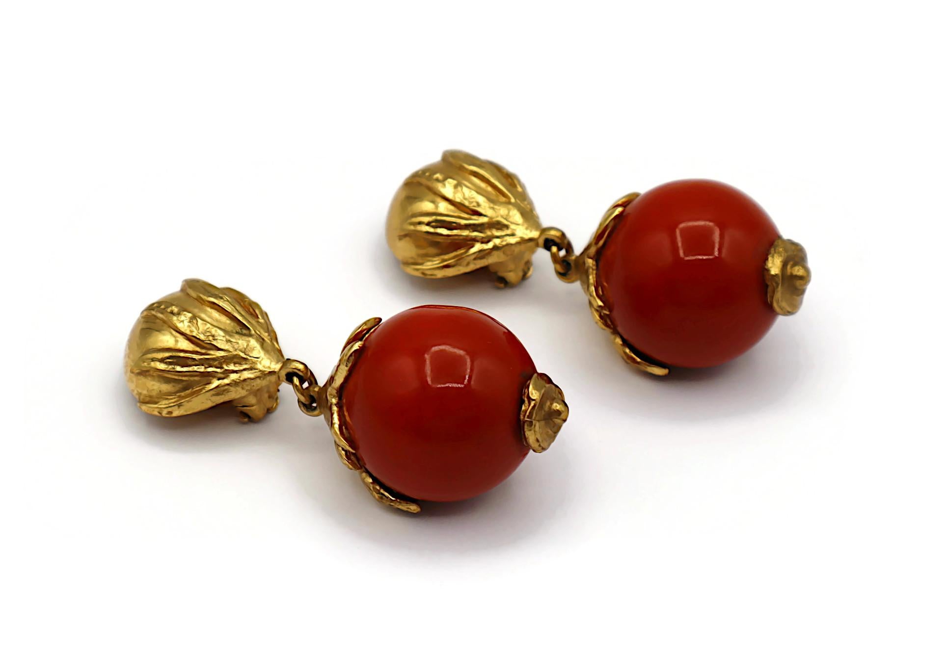 YVES SAINT LAURENT YSL Vintage Gold Tone Wood Ball Dangling Earrings In Good Condition For Sale In Nice, FR