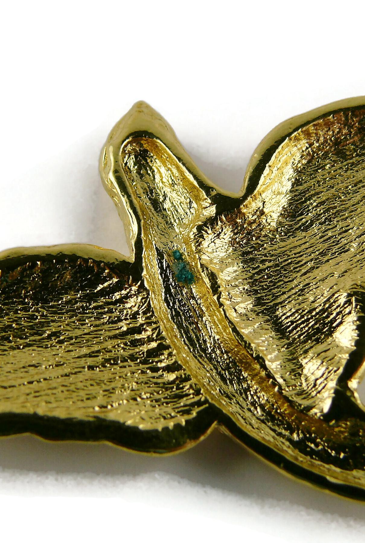 Yves Saint Laurent YSL Vintage Gold Toned Bird Necklace For Sale 10