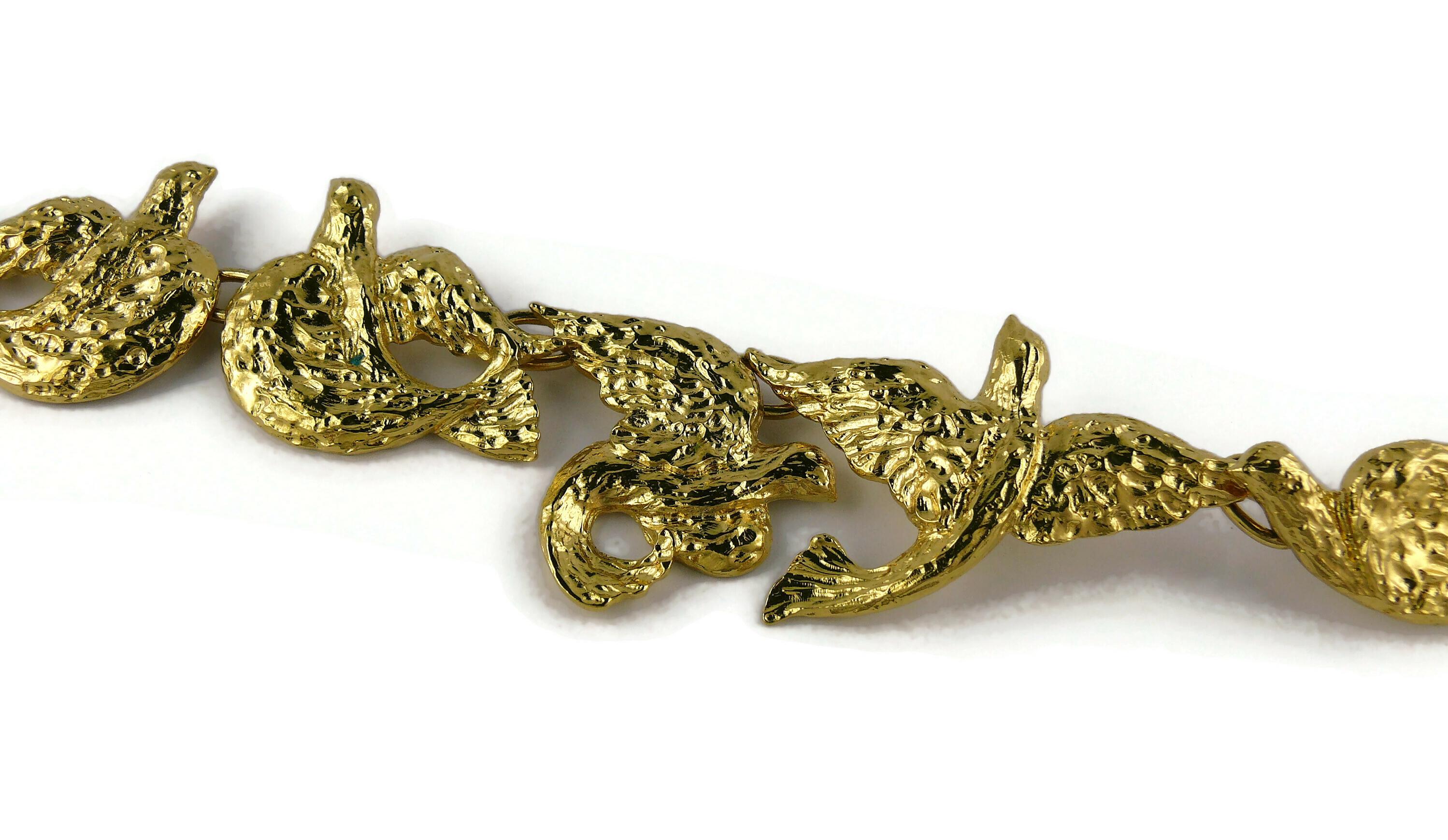 Yves Saint Laurent YSL Vintage Gold Toned Bird Necklace In Good Condition For Sale In Nice, FR