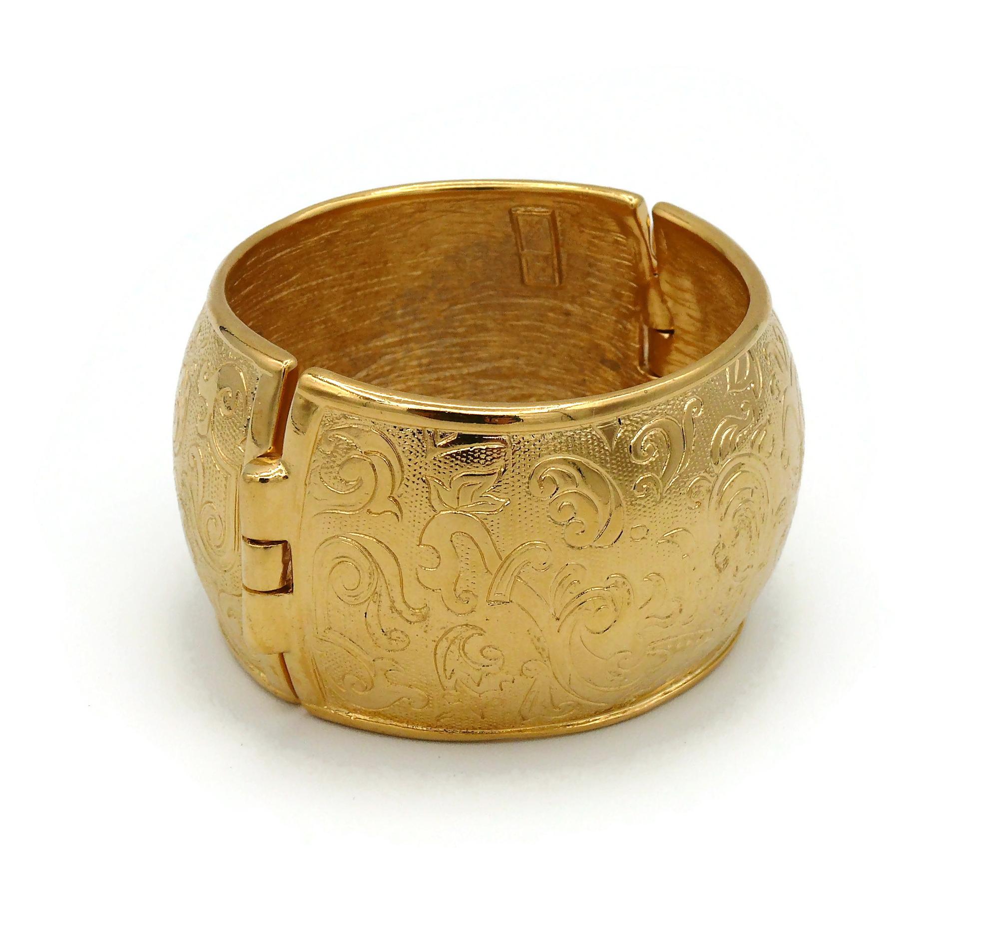 Yves Saint Laurent YSL Vintage Gold Toned Floral Arabesques Cuff Bracelet In Good Condition For Sale In Nice, FR