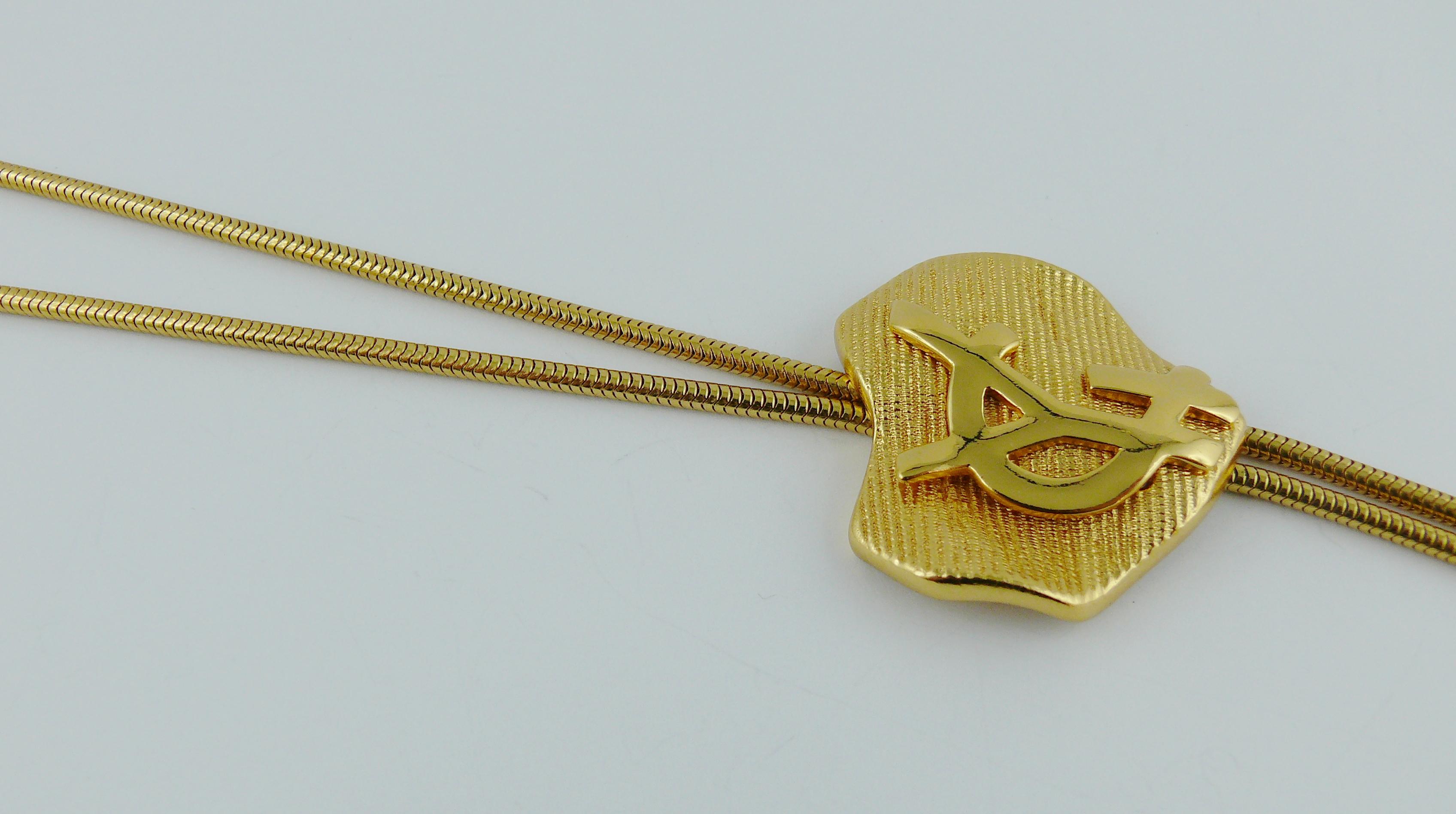 Yves Saint Laurent YSL Vintage Gold Toned Logo Heart Snake Chain Necklace In Excellent Condition In Nice, FR