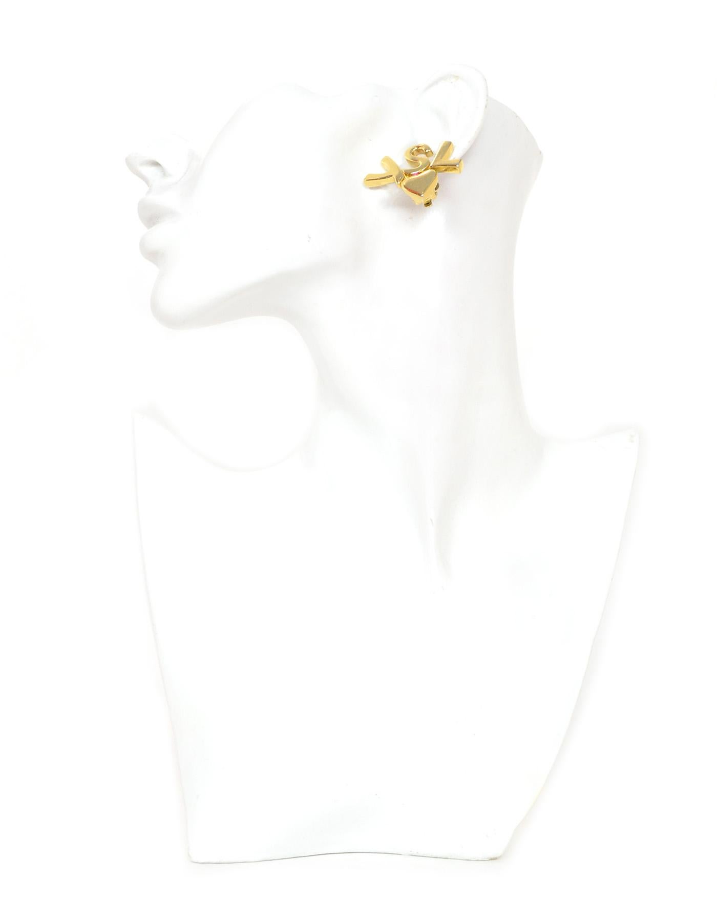 Yves Saint Laurent YSL Vintage Goldtone Heart Logo Clip On Earrings

Made In:  France
Color: Goldtone
Materials:  Goldtone metal
Hallmarks:   
