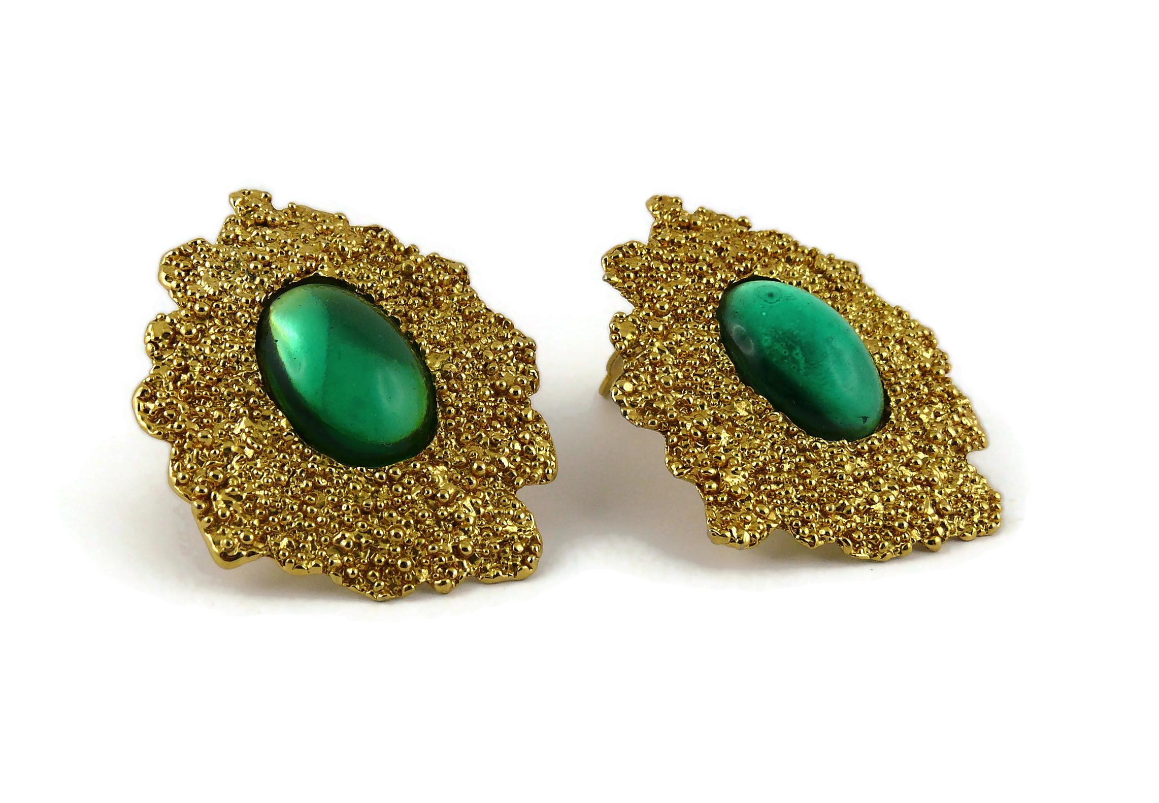 Yves Saint Laurent YSL Vintage Green Cabochon Textured Clip-On Earrings In Good Condition In Nice, FR