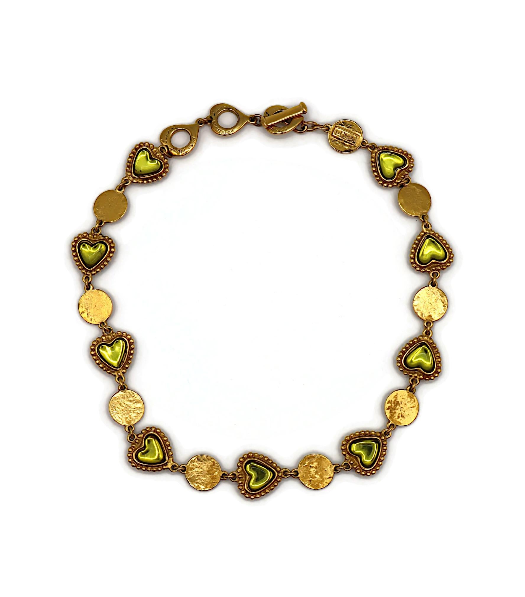YVES SAINT LAURENT YSL Vintage Green Heart Cabochon Necklace Bon état - En vente à Nice, FR