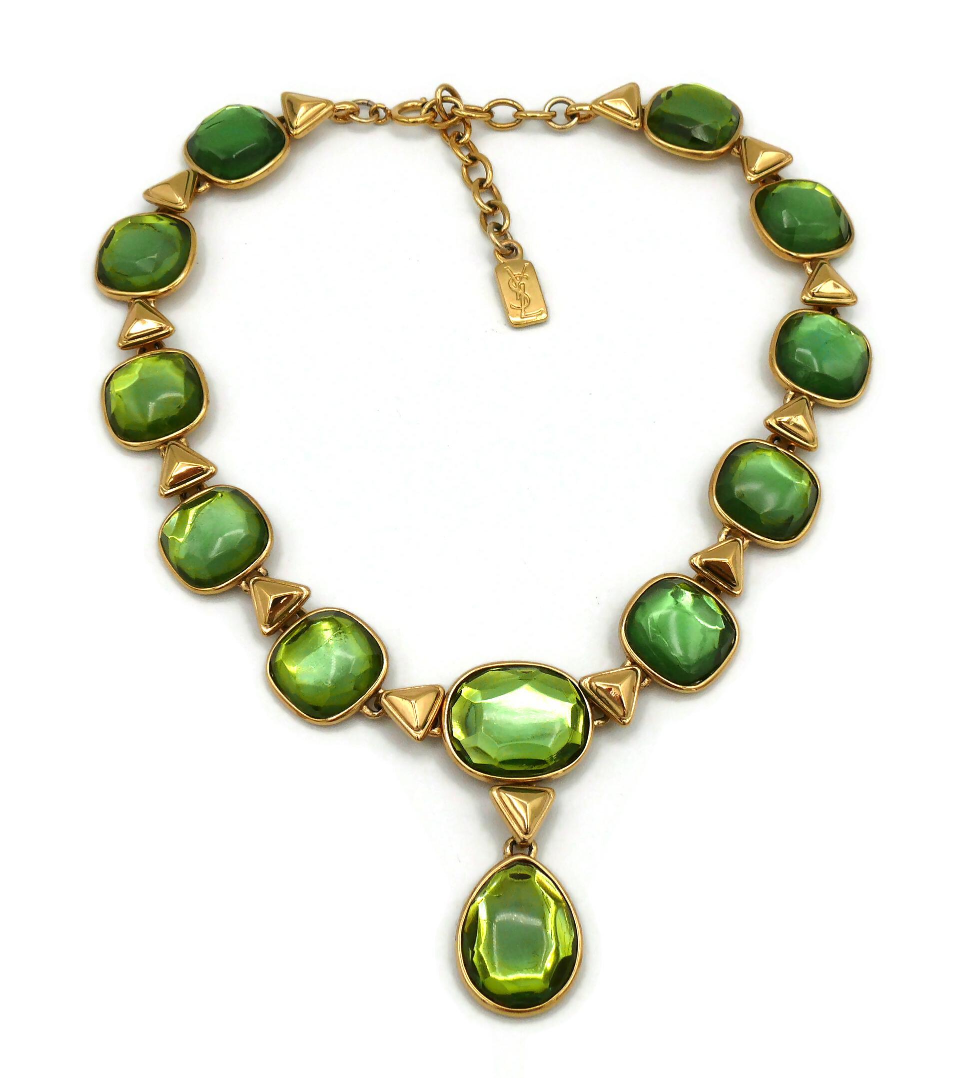 YVES SAINT LAURENT YSL Vintage Green Resin Necklace In Good Condition For Sale In Nice, FR
