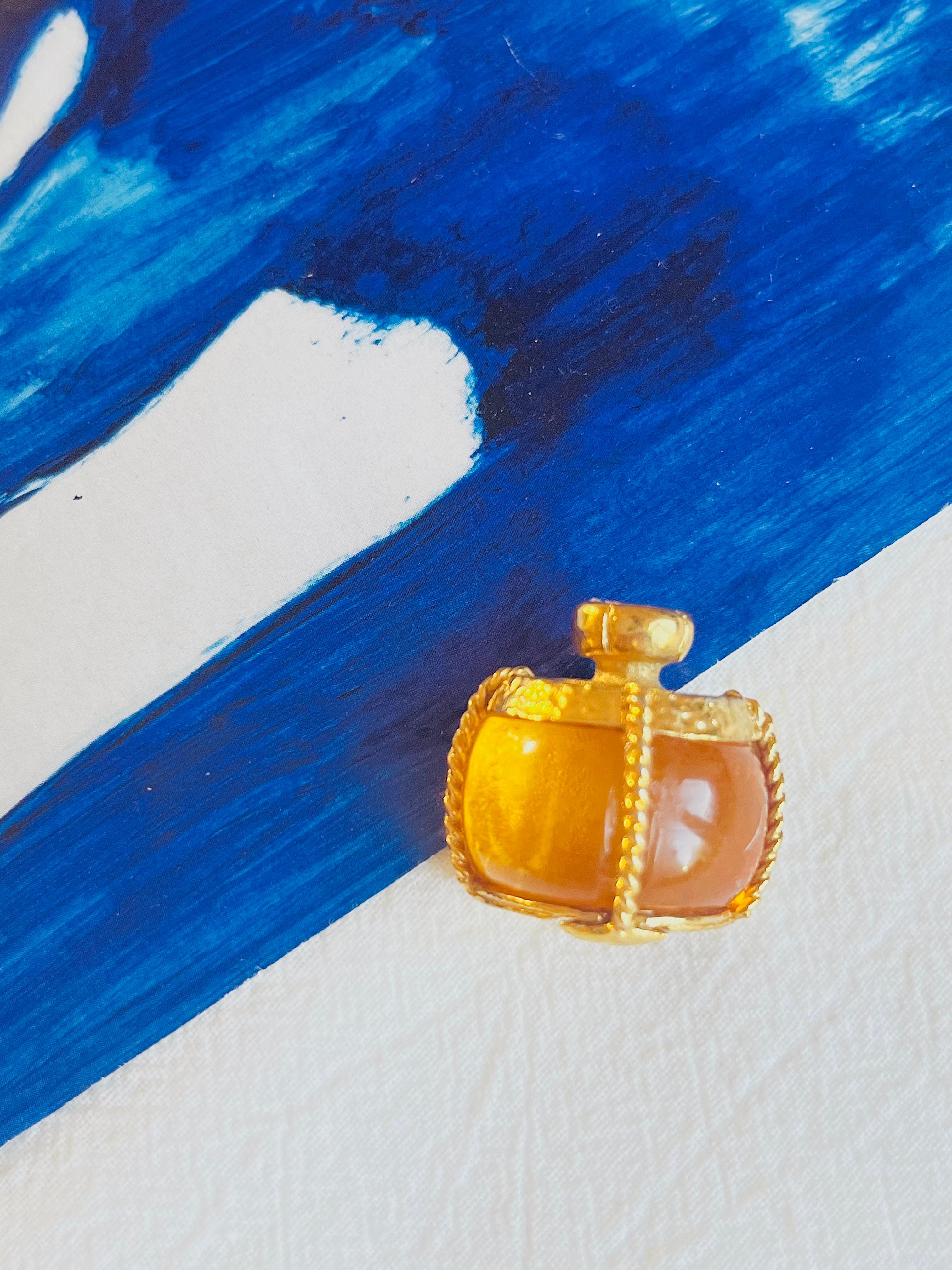 Yves Saint Laurent YSL Vintage Gripoix Bernstein Parfümflasche Gold Brosche Anhänger (Art déco) im Angebot