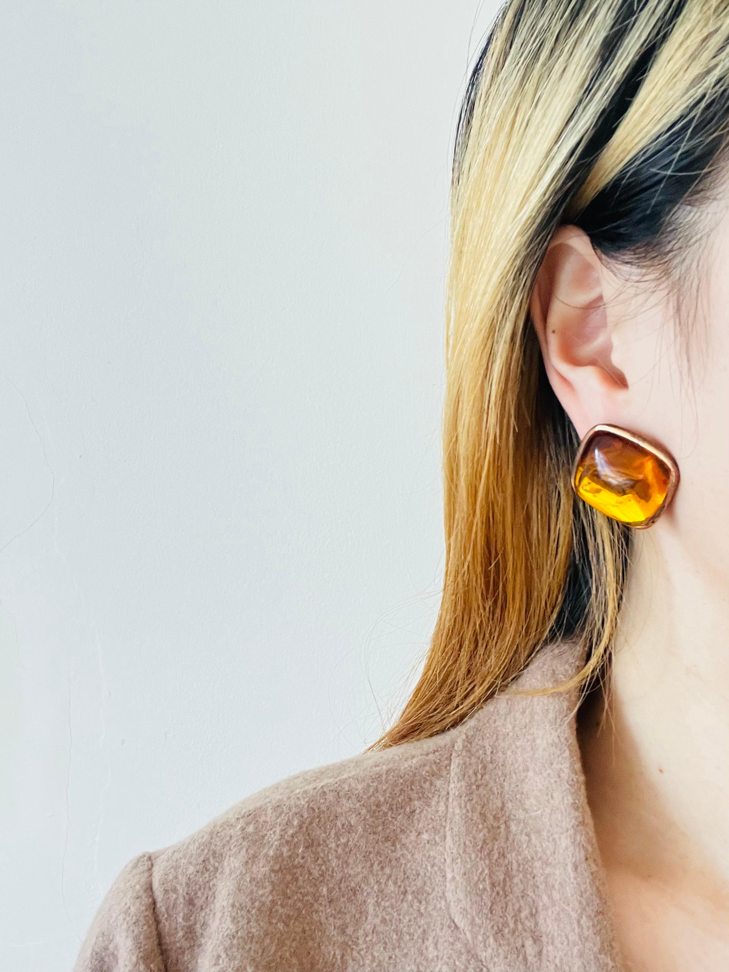 Yves Saint Laurent YSL Boucles d'oreilles vintage Gripoix carrées en ambre orange cabochon Unisexe en vente