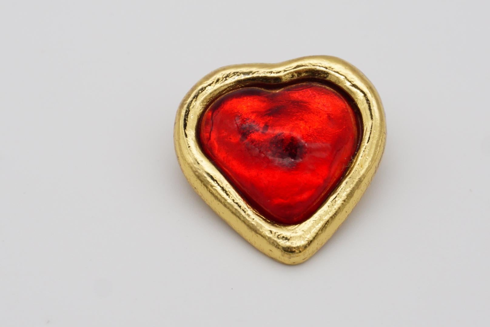Yves Saint Laurent YSL Vintage Gripoix Red Cabochon Heart Crystal Love Brooch In Good Condition For Sale In Wokingham, England
