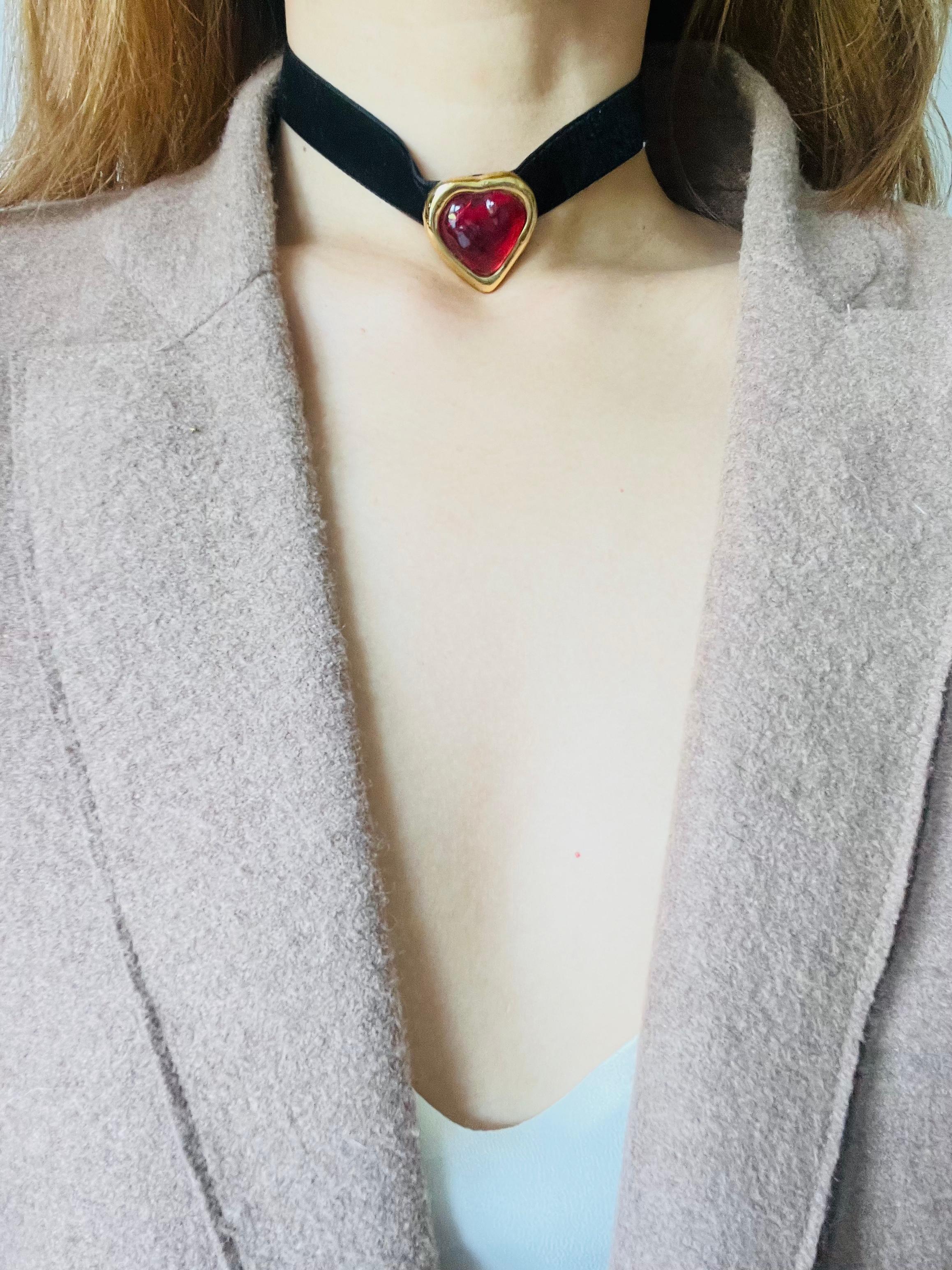 Yves Saint Laurent YSL Vintage Gripoix Ruby Cabochon Heart Crystal Love Brooch For Sale 1