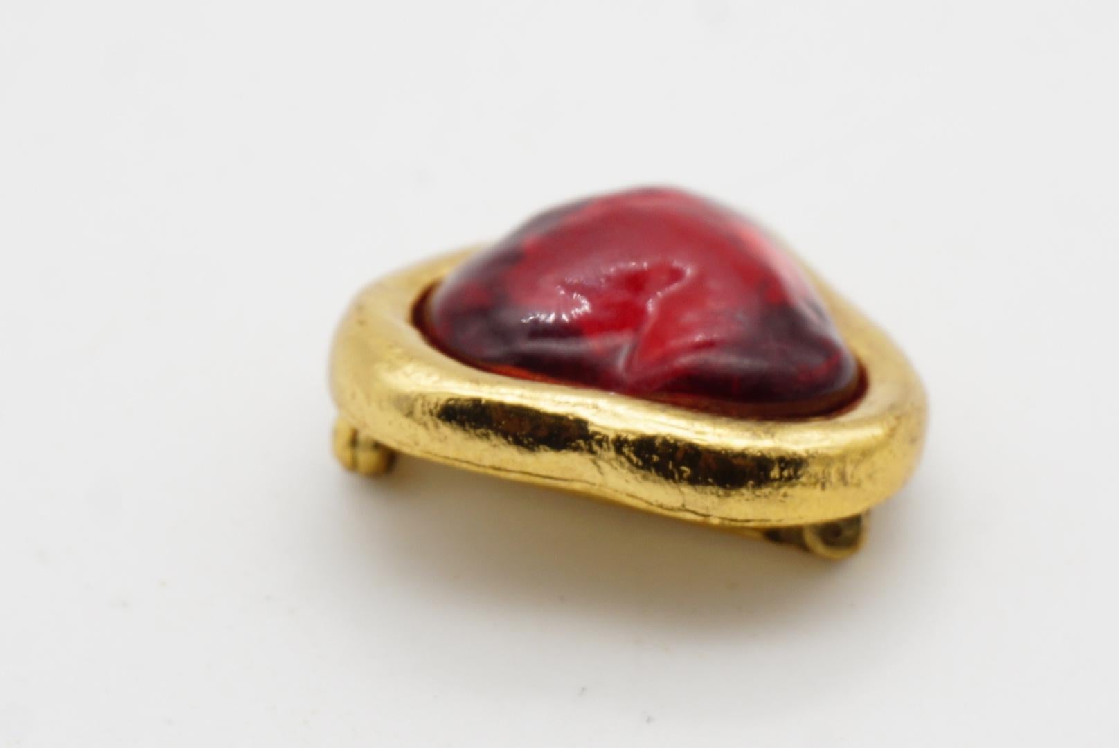 Yves Saint Laurent YSL Vintage Gripoix Ruby Cabochon Heart Crystal Love Brooch For Sale 5