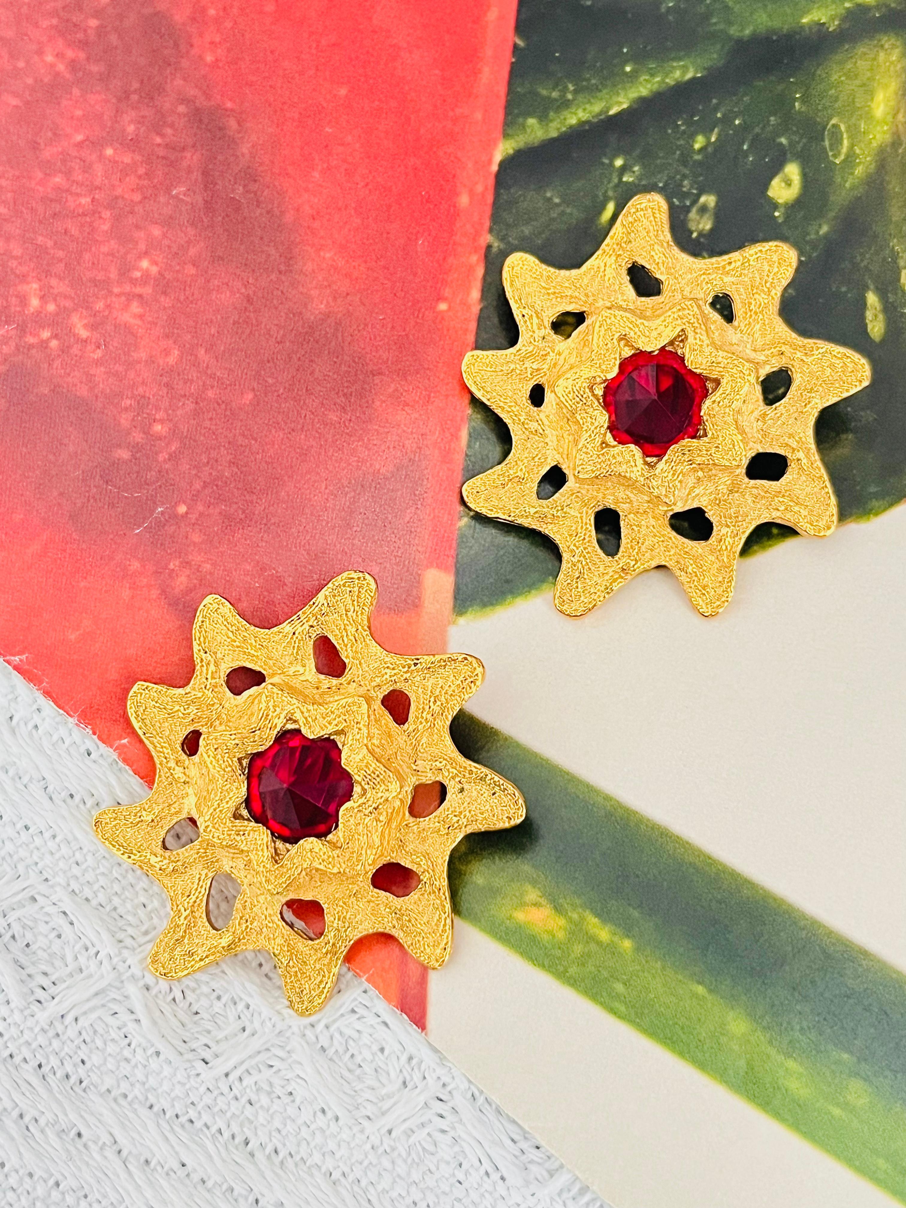 Yves Saint Laurent YSL Vintage Gripoix Rubin Doppellagige Sonnenschliff-Ohrclips, YSL Vintage (Art déco) im Angebot