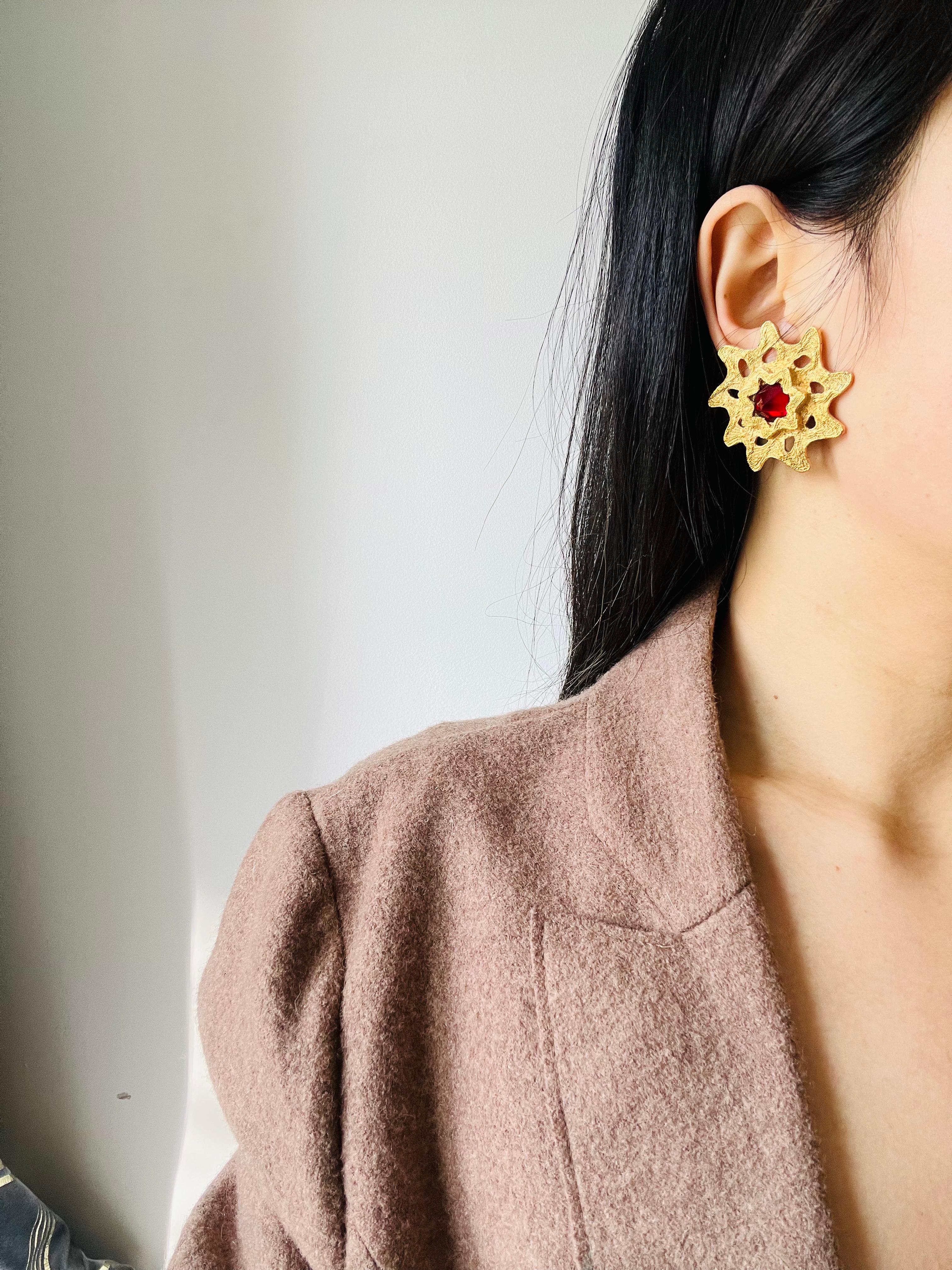 Yves Saint Laurent YSL Vintage Gripoix Rubin Doppellagige Sonnenschliff-Ohrclips, YSL Vintage im Angebot 3