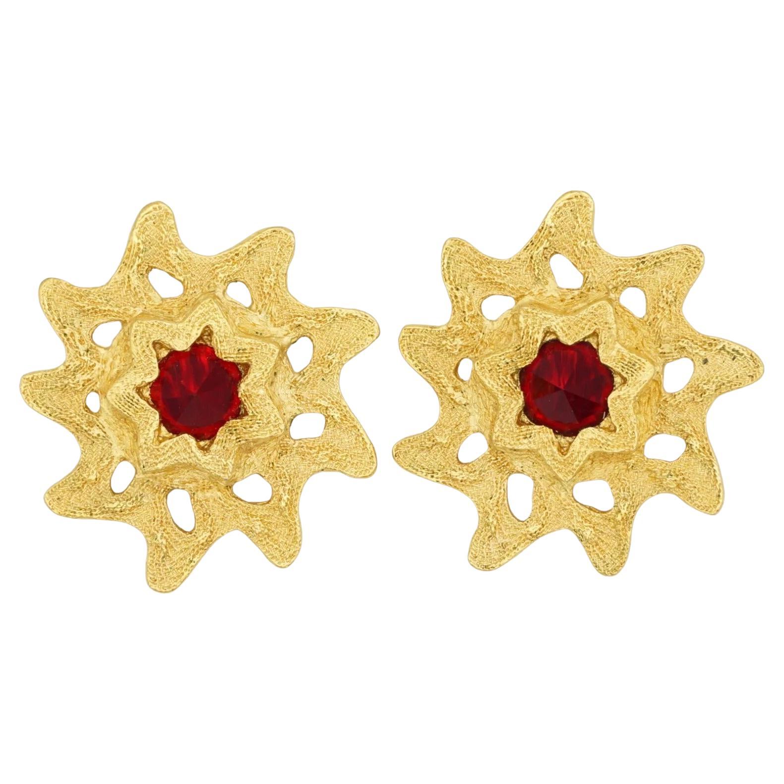 Yves Saint Laurent Boucles d
oreilles Clips Vintage Gripoix Rubis Double Couche Sunburst