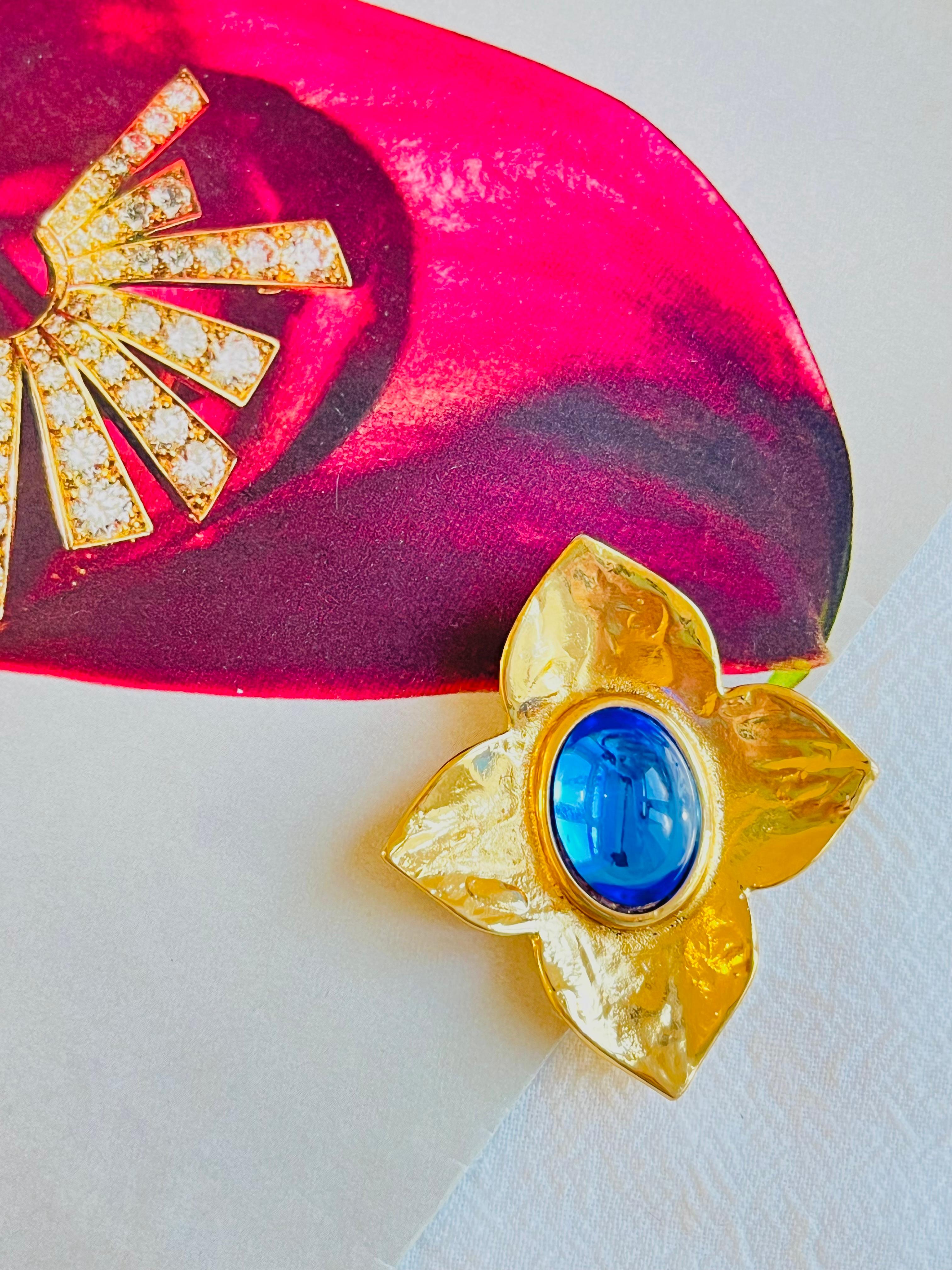 Art Deco Yves Saint Laurent YSL Vintage Gripoix Sapphire Oval Crystal Brooch Gold Pendant For Sale