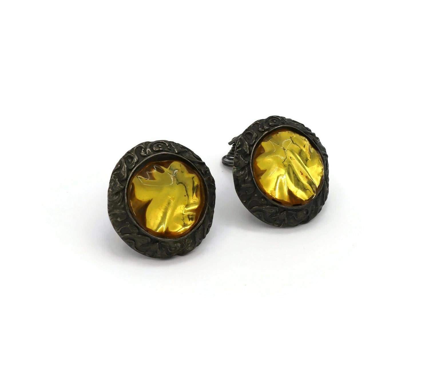 YVES SAINT LAURENT YSL Vintage Gunmetal Yellow Resin Clip-On Earrings In Good Condition For Sale In Nice, FR
