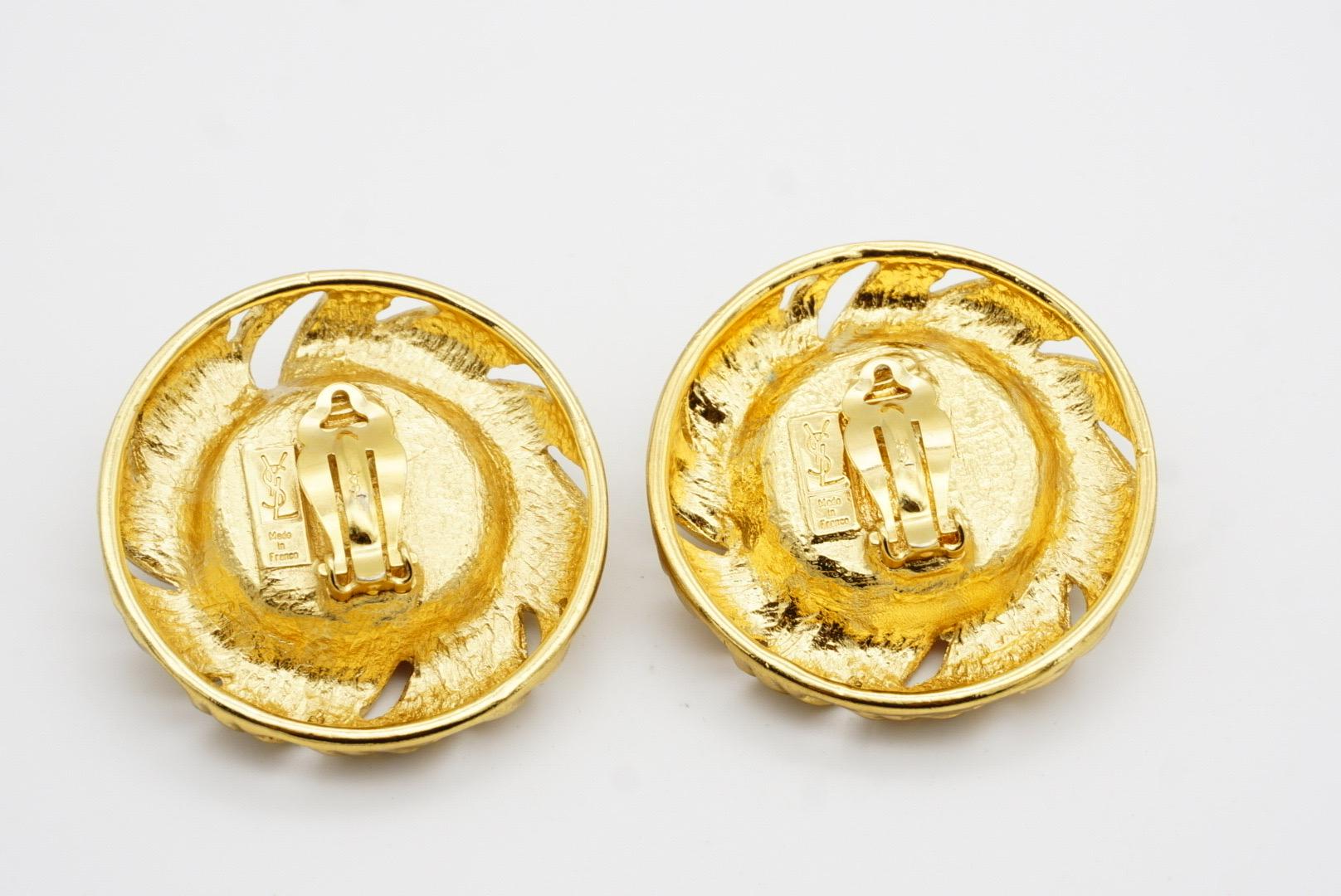 Yves Saint Laurent YSL Vintage Enormes Pendientes de clip circulares con cabujón de rubí Gripoix en venta 9
