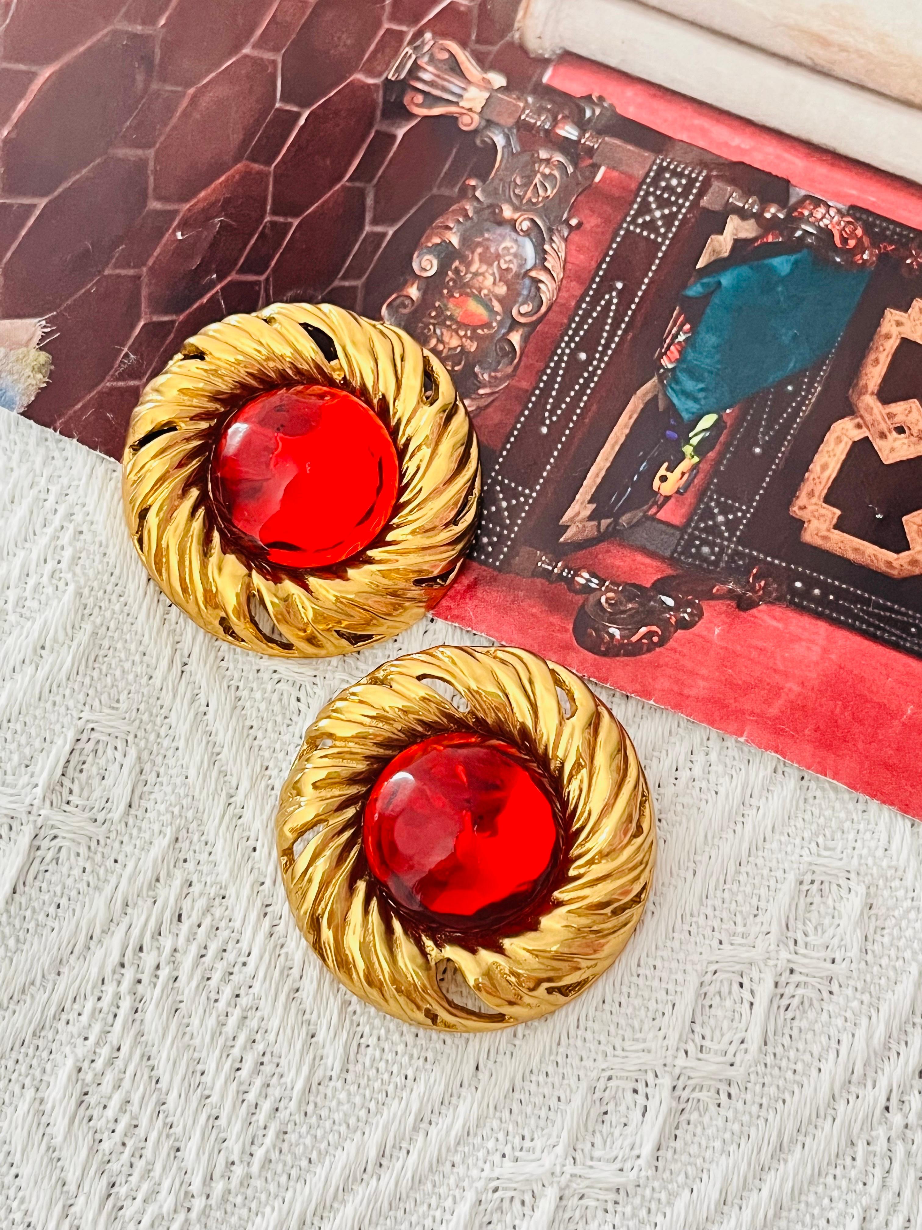 De las mujeres Yves Saint Laurent YSL Vintage Enormes Pendientes de clip circulares con cabujón de rubí Gripoix en venta