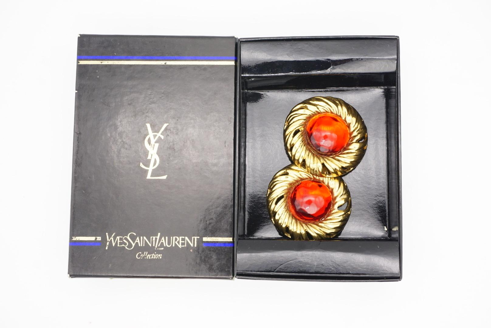 Yves Saint Laurent YSL Vintage Enormes Pendientes de clip circulares con cabujón de rubí Gripoix en venta 4