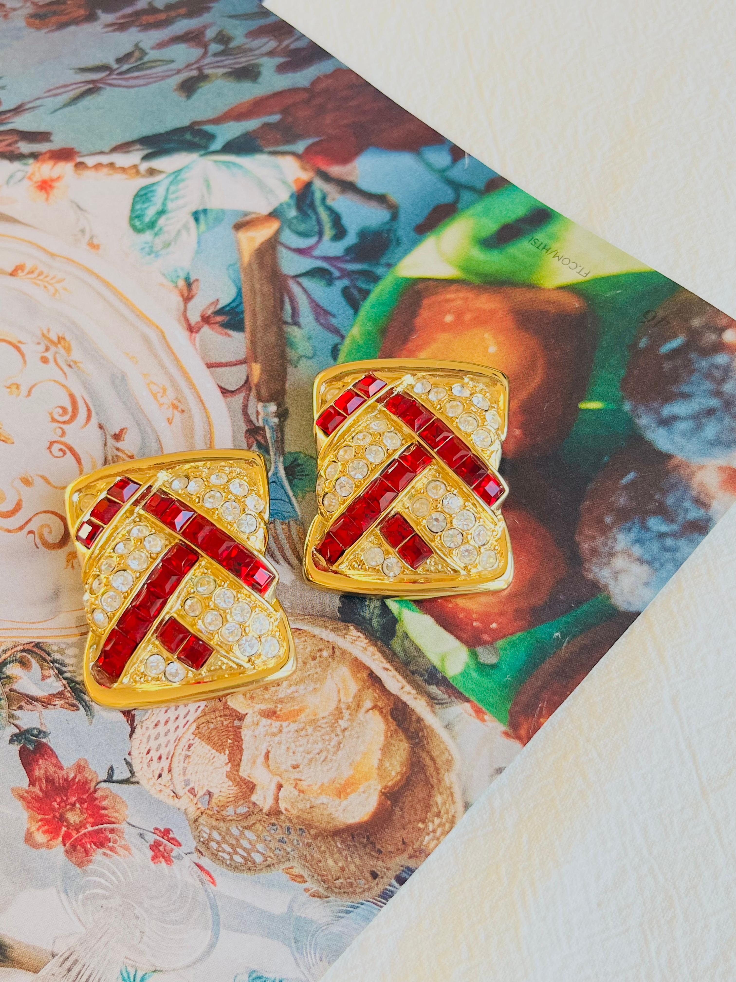 Yves Saint Laurent YSL Vintage Große rechteckige Rubin Kristalle Chunky Clip-Ohrringe für Damen oder Herren im Angebot