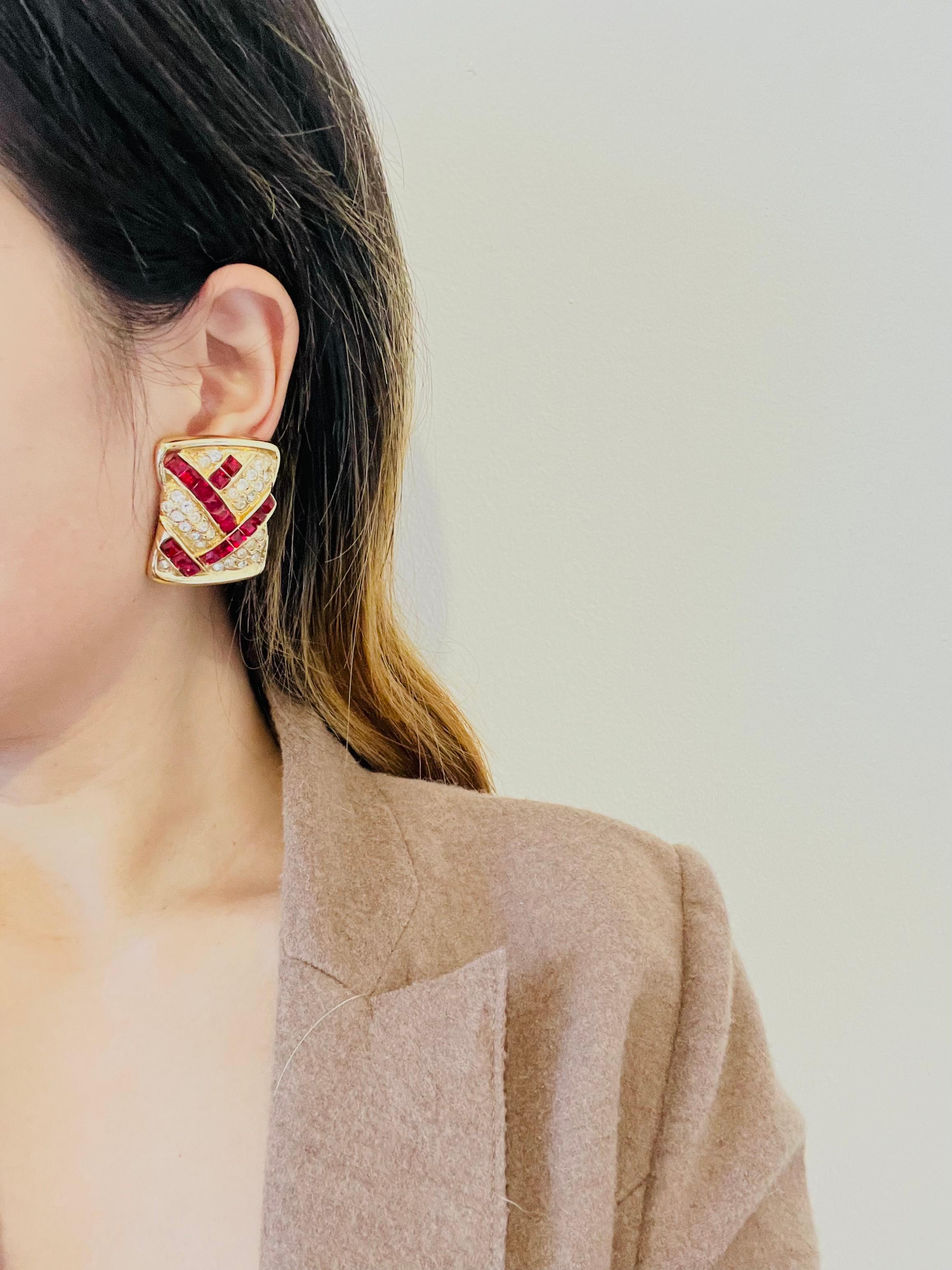 Yves Saint Laurent YSL Vintage Enorme Rectángulo Cristales de Rubí Pendientes de clip gruesos en venta 2