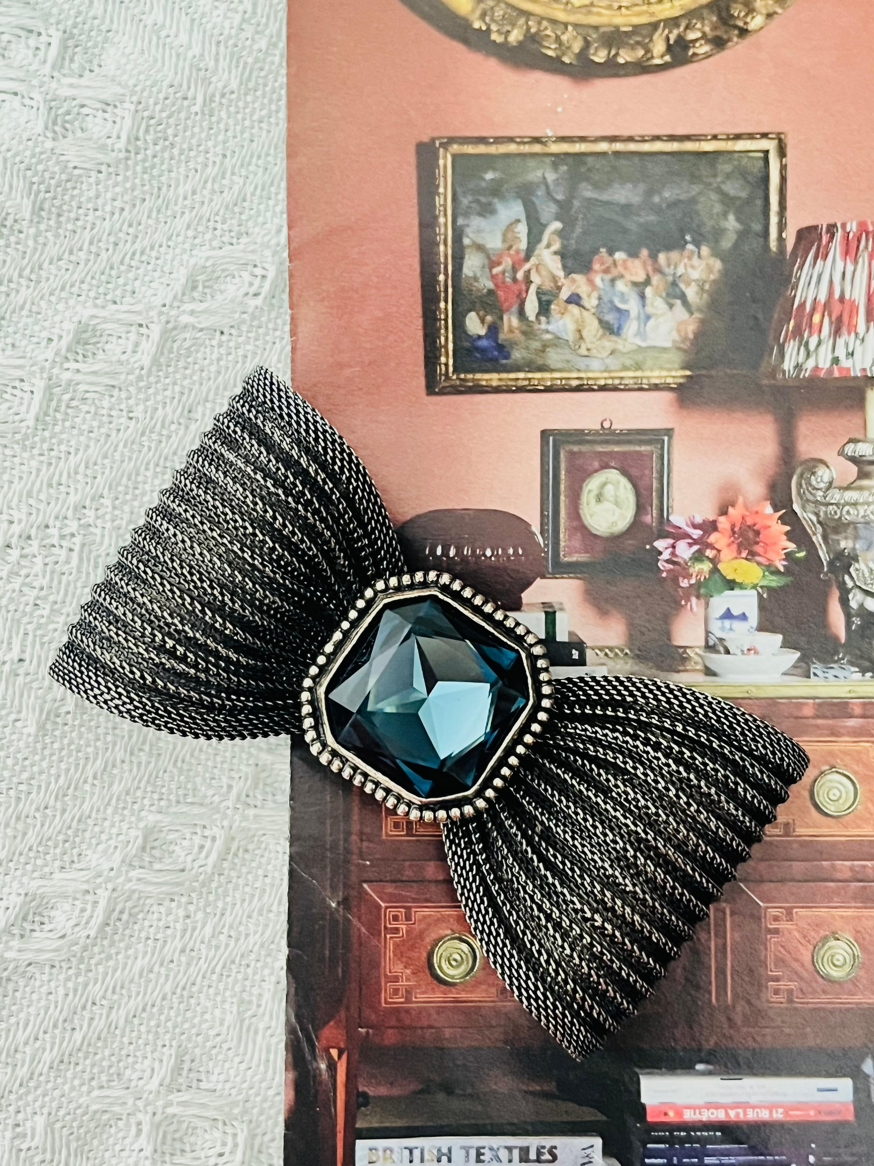 Art déco Yves Saint Laurent YSL Vintage Huge Sapphire Crystal Knot Bow Mesh Black Brooch (Broche) en vente