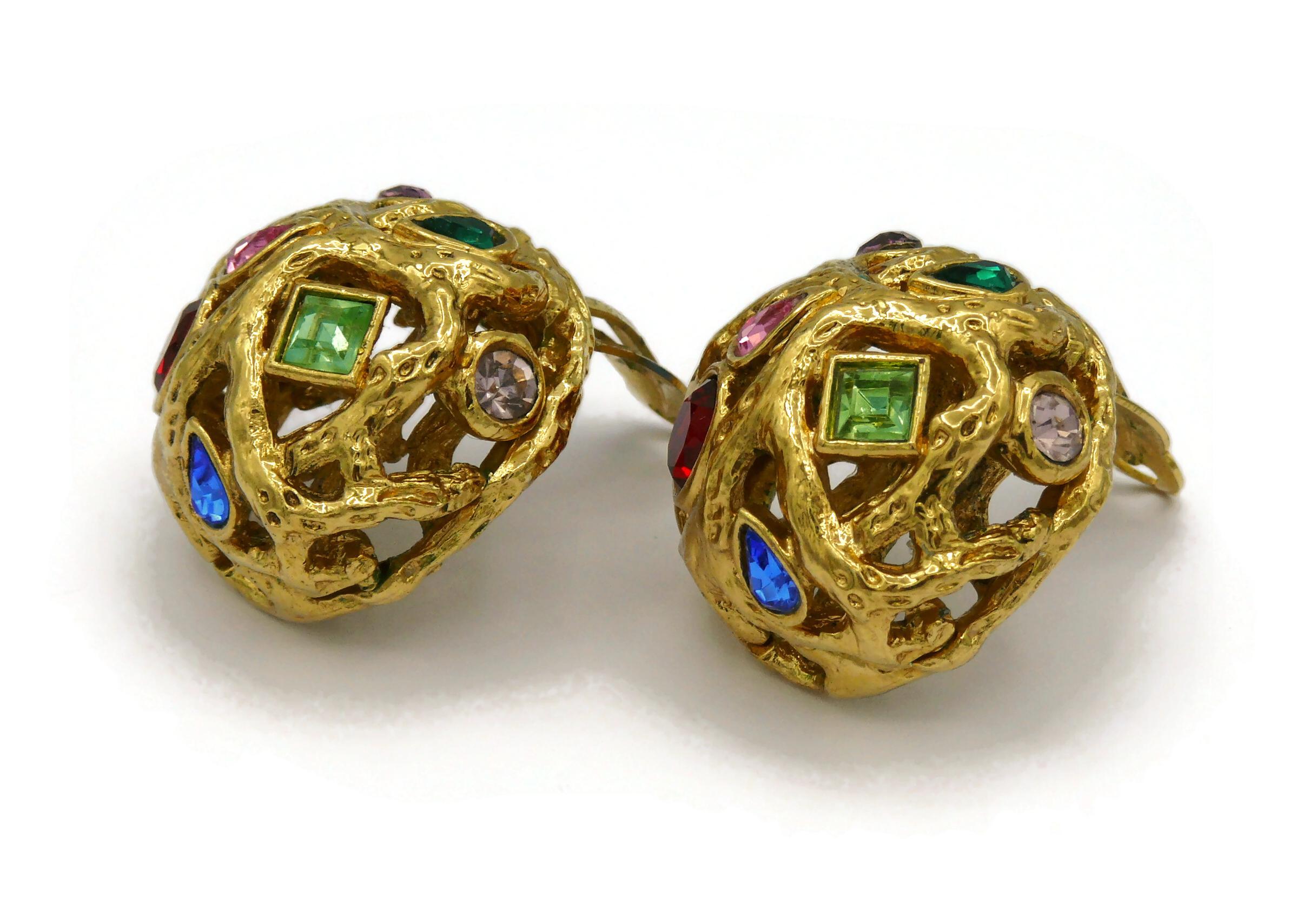 YVES SAINT LAURENT Clips d'oreilles vintage en forme de dôme ornés de bijoux en vente 1