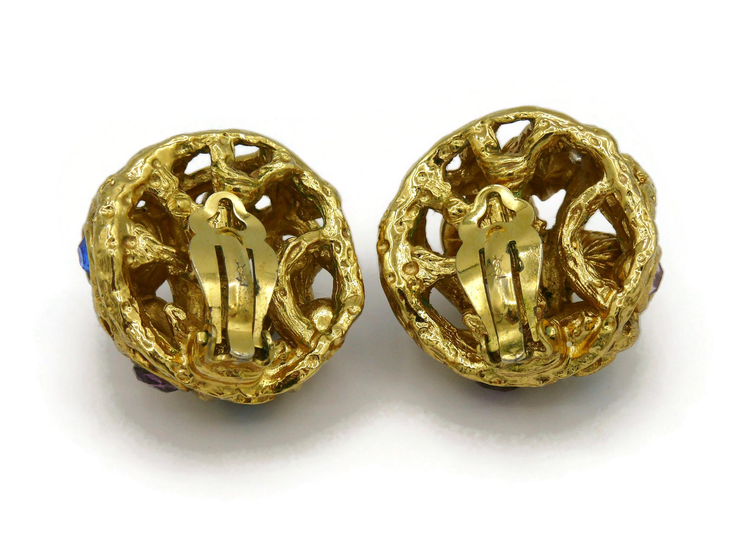 YVES SAINT LAURENT Clips d'oreilles vintage en forme de dôme ornés de bijoux en vente 2