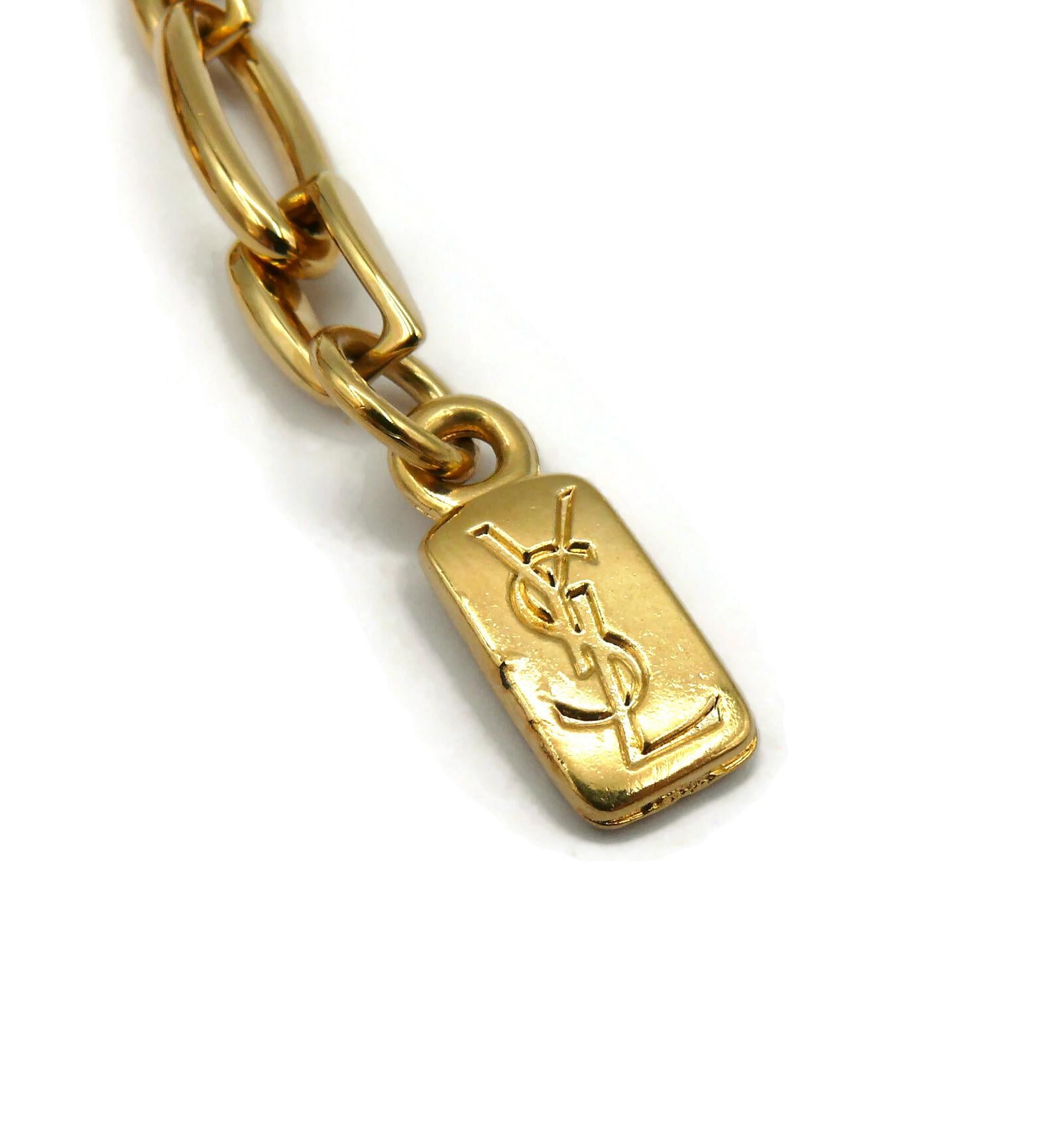 YVES SAINT LAURENT Collier à chaîne vintage en forme de boucle avec bijoux dorés en vente 8