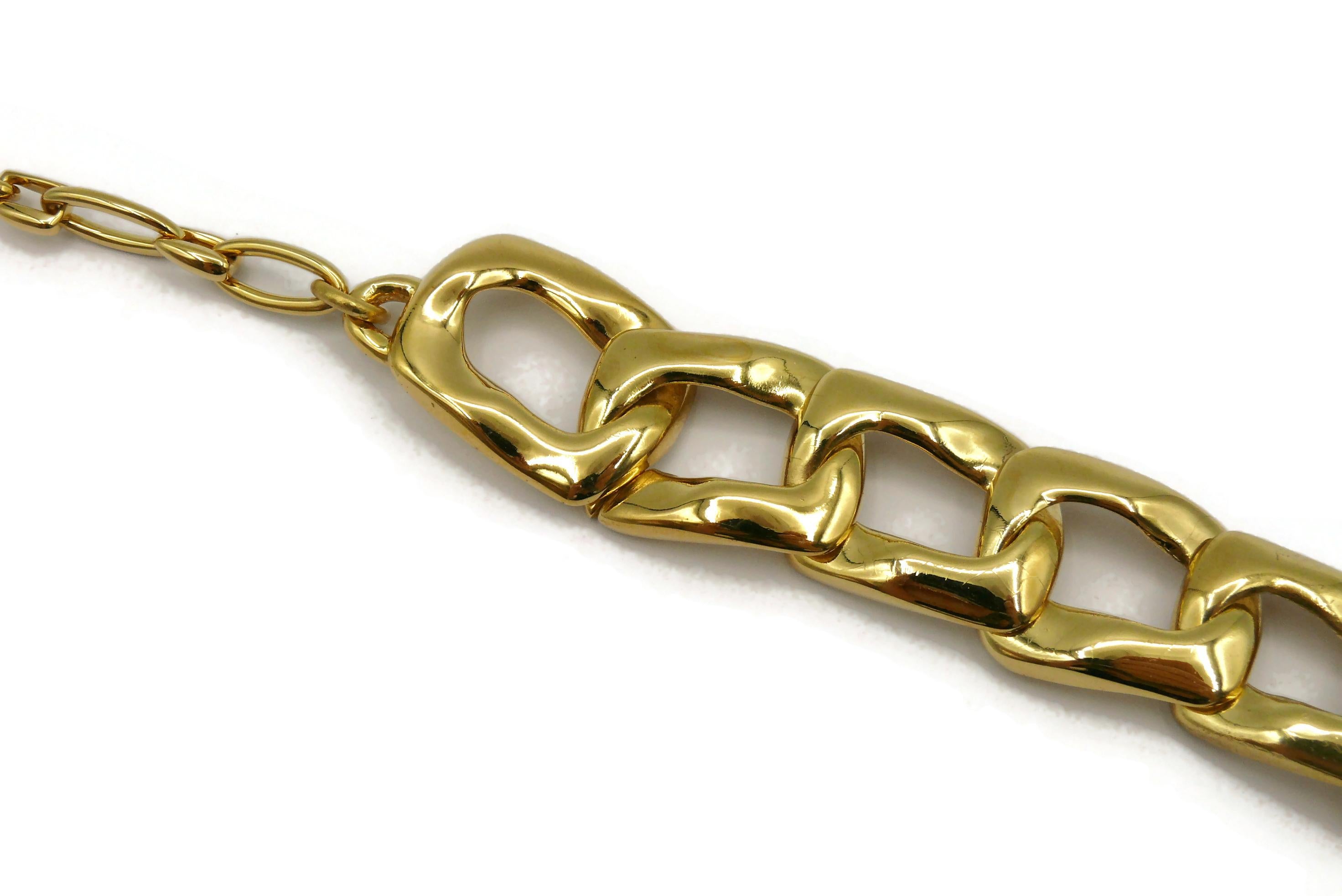 YVES SAINT LAURENT Collier à chaîne vintage en forme de boucle avec bijoux dorés en vente 1