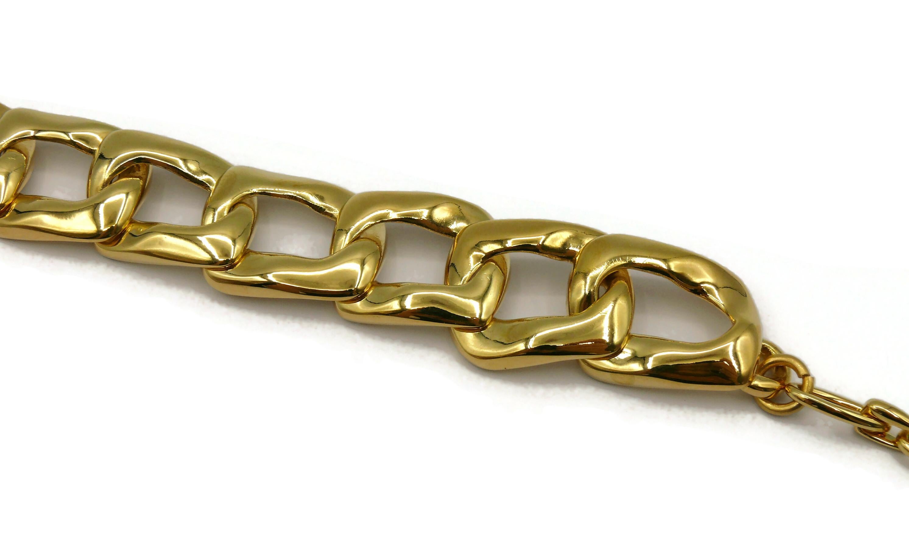 YVES SAINT LAURENT Collier à chaîne vintage en forme de boucle avec bijoux dorés en vente 5