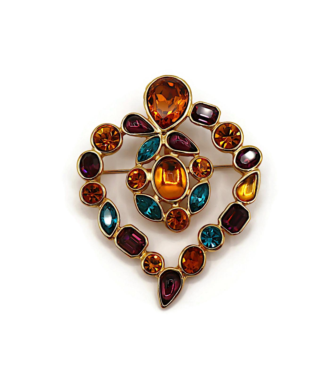 YVES SAINT LAURENT Pendentif broche cœur vintage orné de bijoux YSL Pour femmes en vente