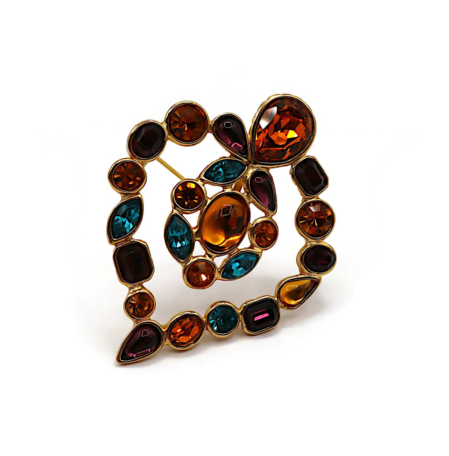 YVES SAINT LAURENT Pendentif broche cœur vintage orné de bijoux YSL en vente 3