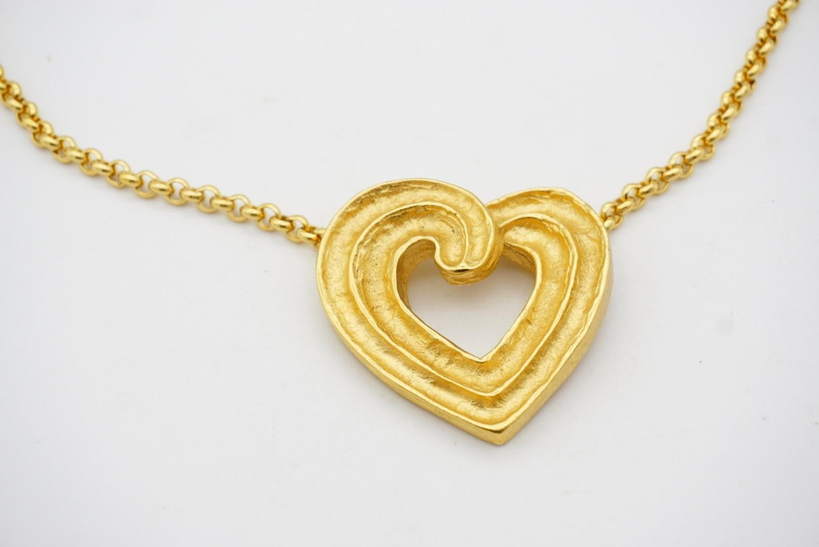 Yves Saint Laurent YSL Collier Vintage Large Heart Love ajouré en or massif en vente 6