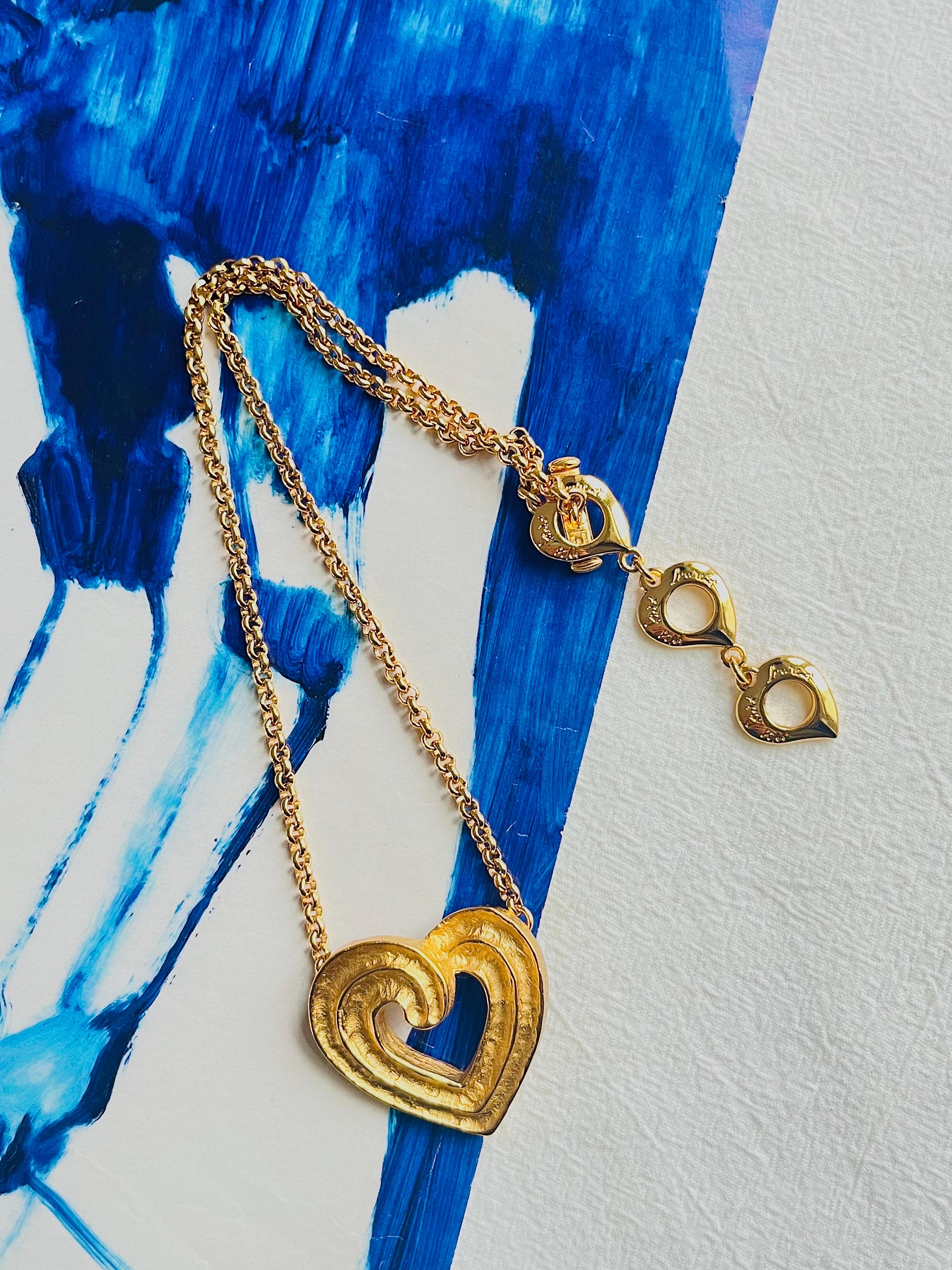 Yves Saint Laurent YSL Collier Vintage Large Heart Love ajouré en or massif Unisexe en vente