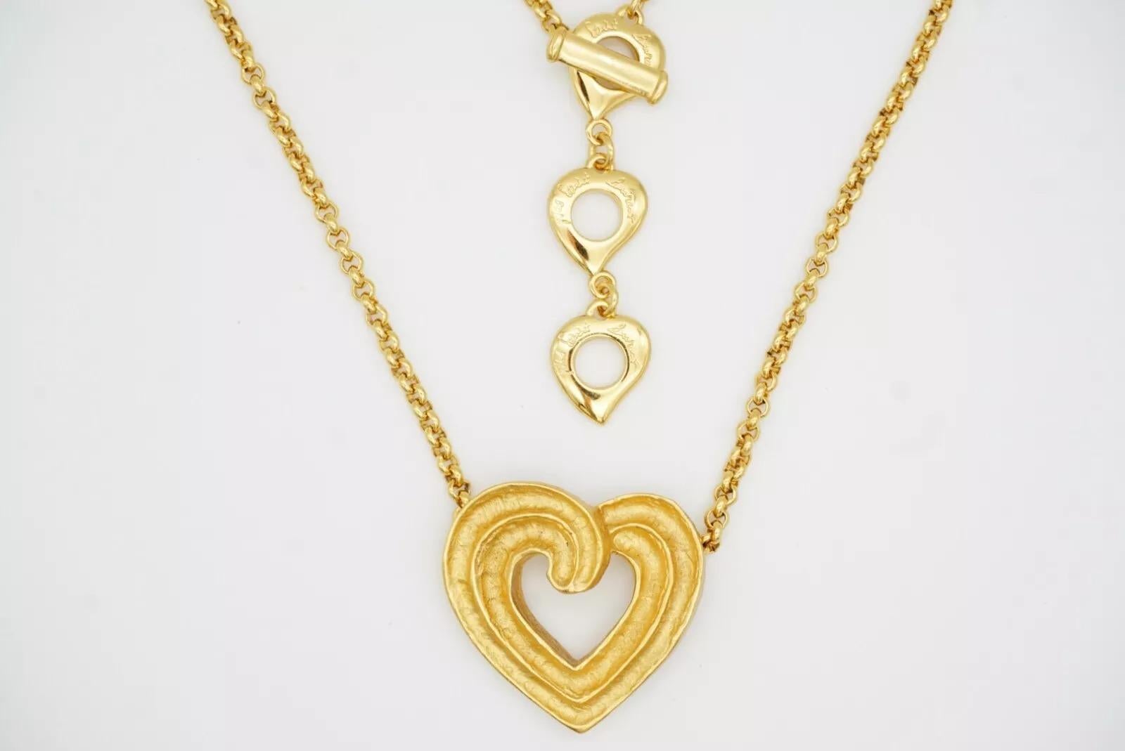 Yves Saint Laurent YSL Collier Vintage Large Heart Love ajouré en or massif en vente 4