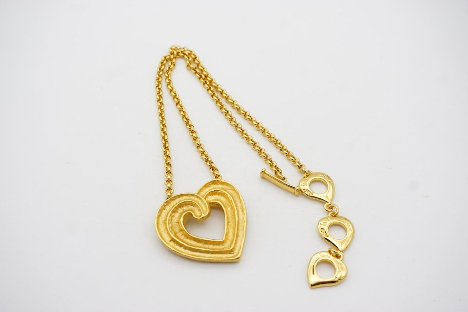 Yves Saint Laurent YSL Vintage Large Heart Love Openwork Pendant Gold Necklace  For Sale 2
