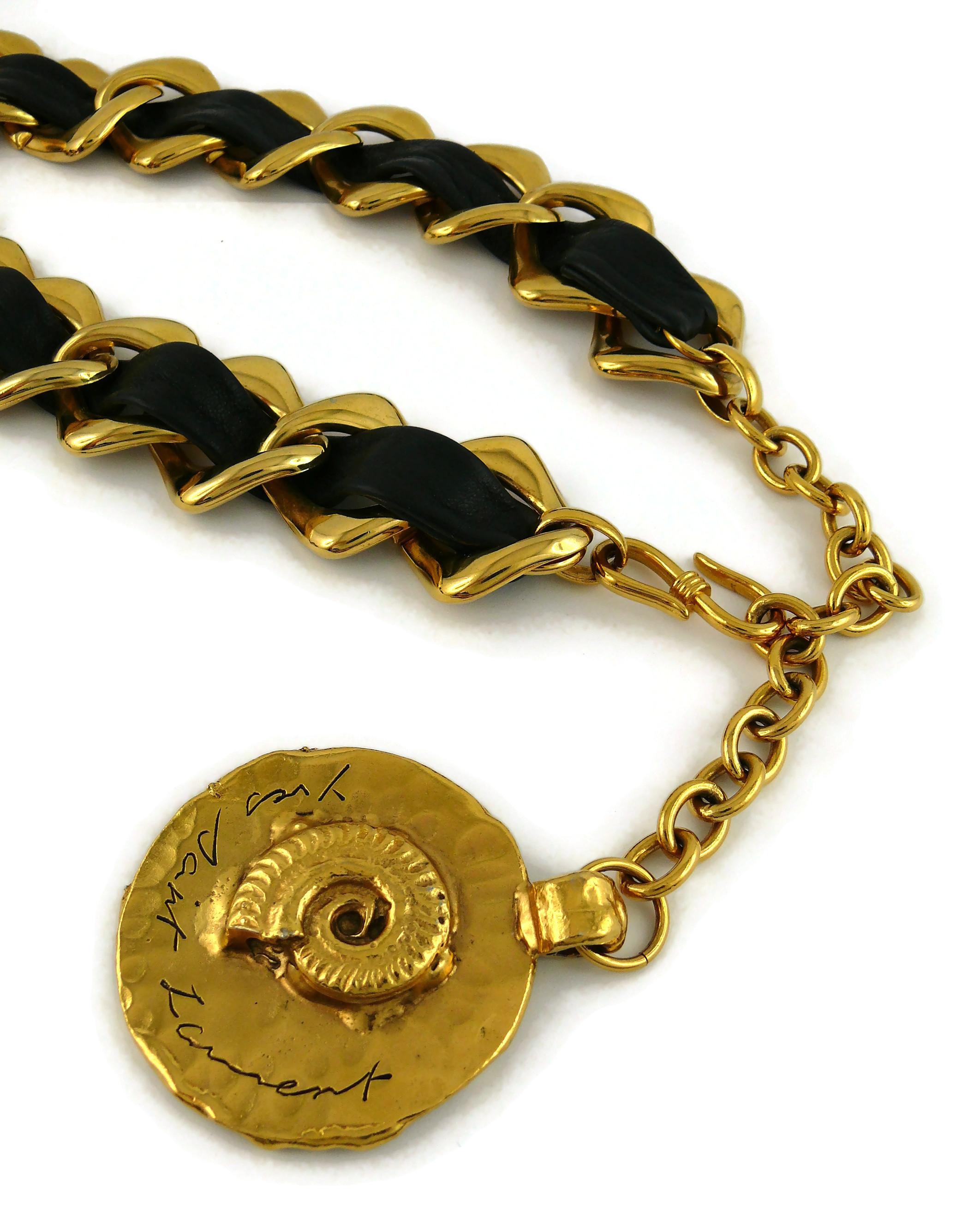 Yves Saint Laurent YSL Vintage Leather Chain Fossil Medallion Belt In Good Condition In Nice, FR