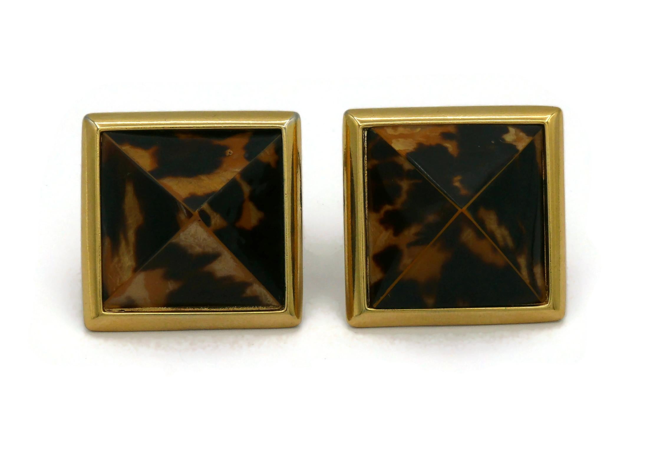 YVES SAINT LAURENT YSL Vintage Leopard Pyramid Clip-On Earrings In Good Condition For Sale In Nice, FR
