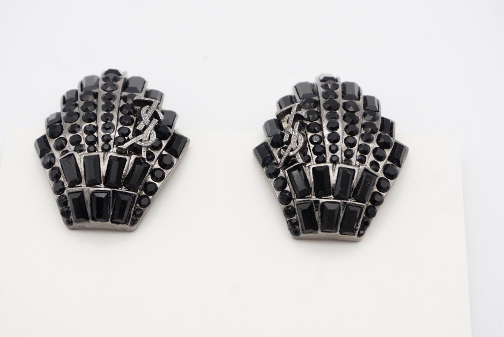 Yves Saint Laurent YSL Vintage Logo Geometric Shell Black Crystal Clip Earrings For Sale 8