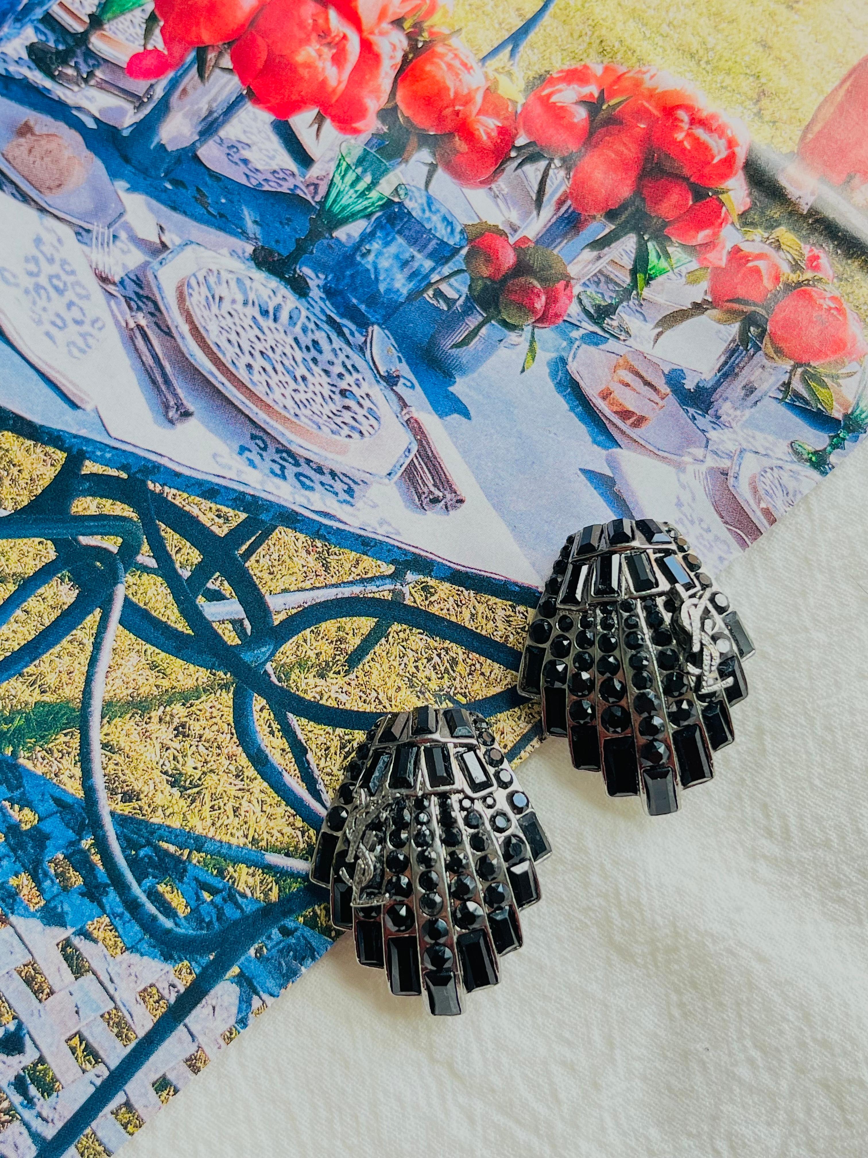 Yves Saint Laurent YSL Vintage Logo Geometric Shell Black Crystal Clip Earrings For Sale 1