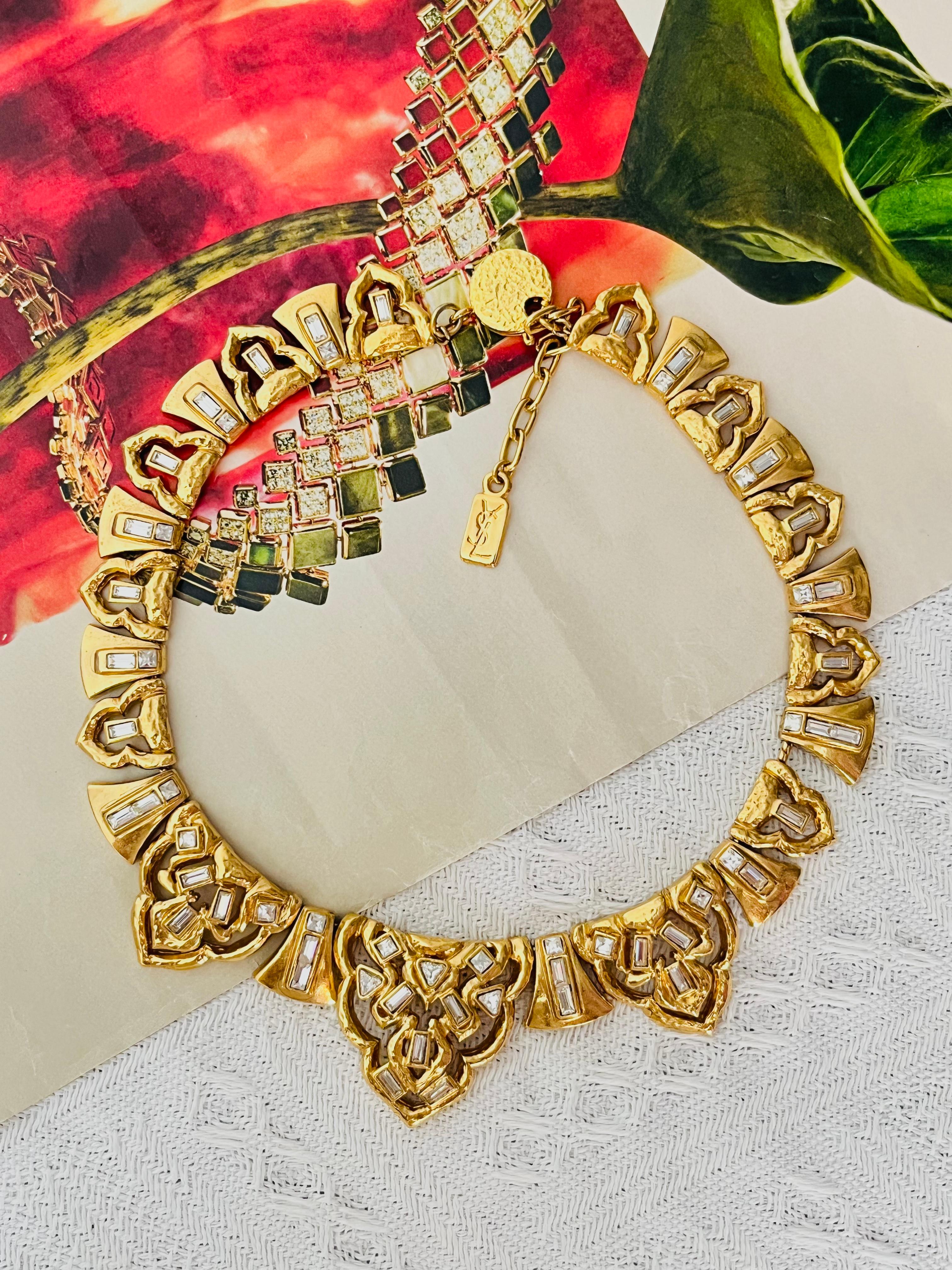Yves Saint Laurent YSL Vintage Massive Türklopfer Kristalle Anhänger Halskette im Zustand „Hervorragend“ im Angebot in Wokingham, England