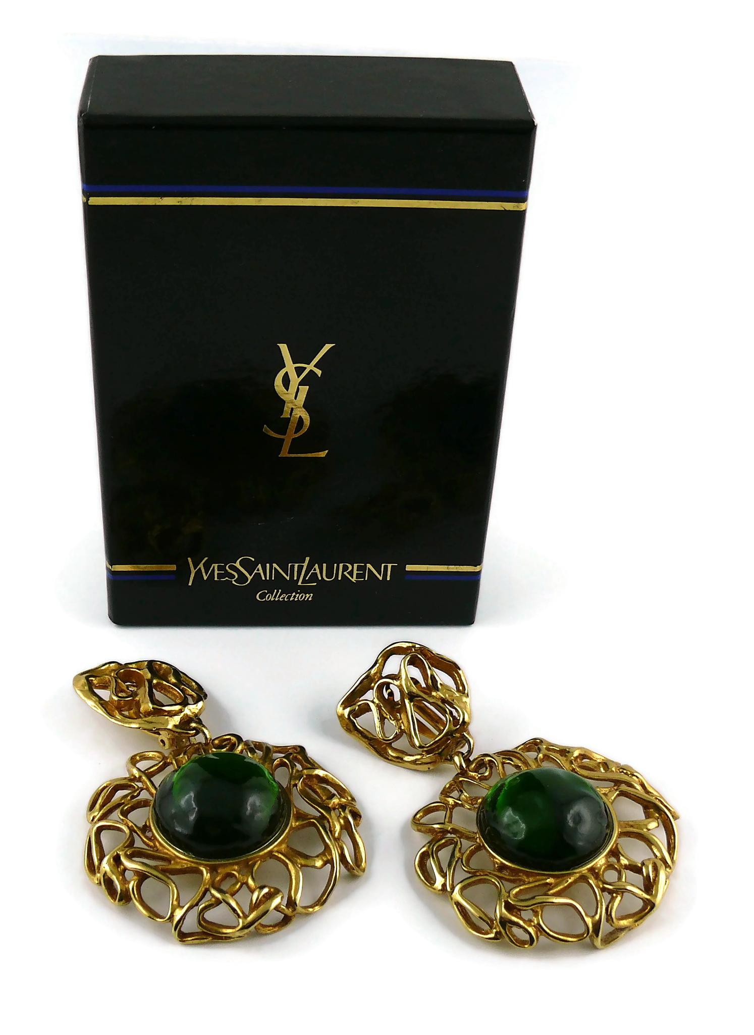 Yves Saint Laurent YSL Vintage Massive Emerald Dangling Earrings In Excellent Condition In Nice, FR