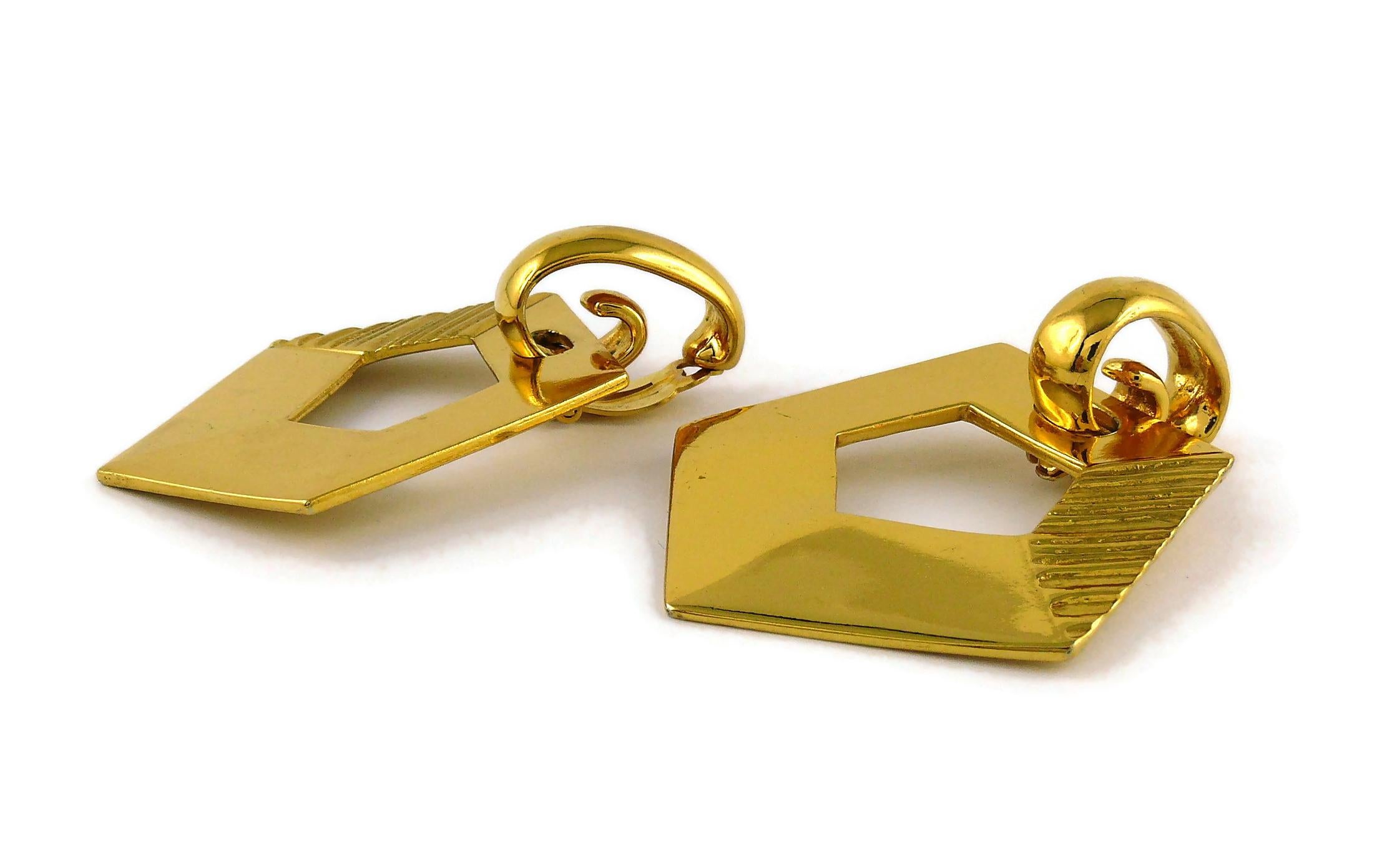 Yves Saint Laurent YSL Vintage Massive Gold getönte geometrische baumelnde Ohrringe im Angebot 3