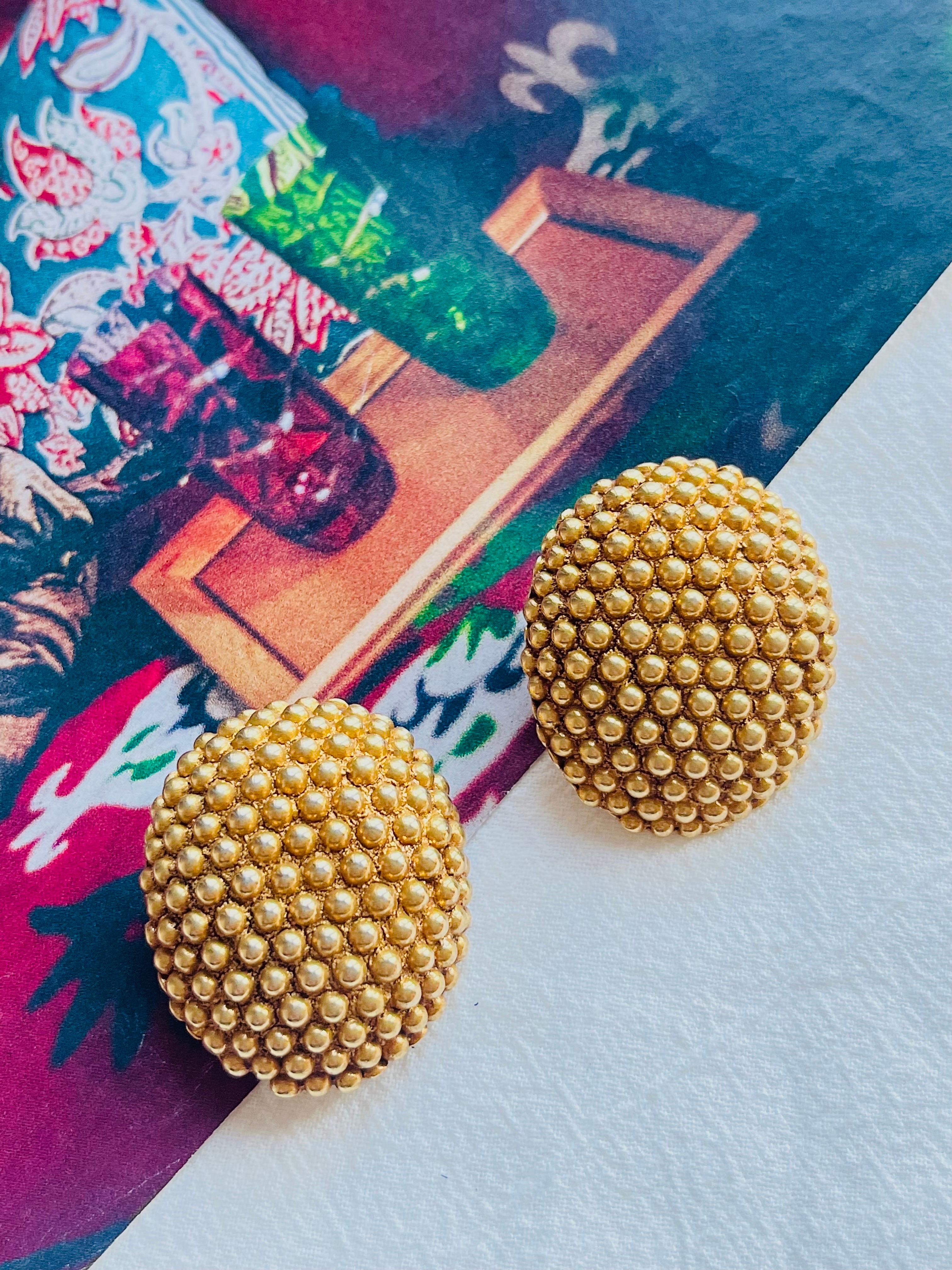 Yves Saint Laurent YSL Vintage Massive Huge Oval Dots Chunky Gold Clip-Ohrringe (Art déco) im Angebot