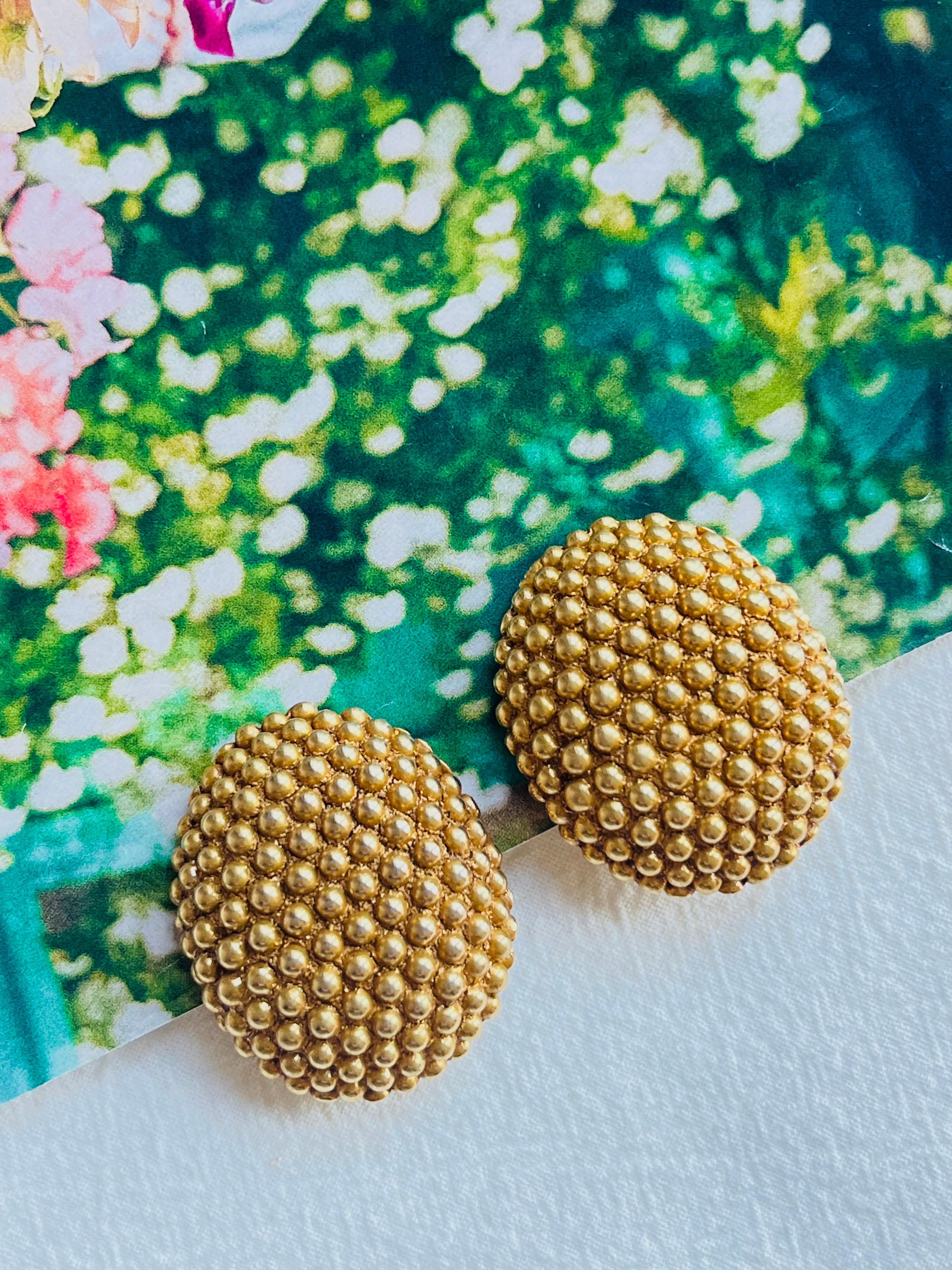 Yves Saint Laurent YSL Vintage Massive Huge Oval Dots Chunky Gold Clip Earrings In Good Condition For Sale In Wokingham, England