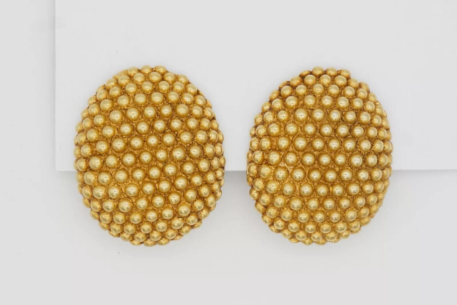 Yves Saint Laurent YSL Vintage Massive Huge Oval Dots Chunky Gold Clip-Ohrringe im Angebot 3