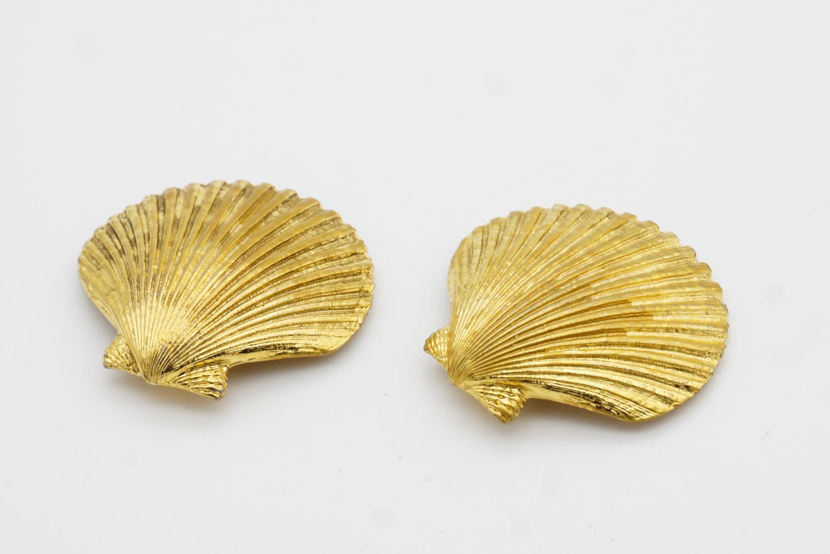 Yves Saint Laurent YSL Vintage Massive Large Vivid Shell Chunky Clip Earrings For Sale 6